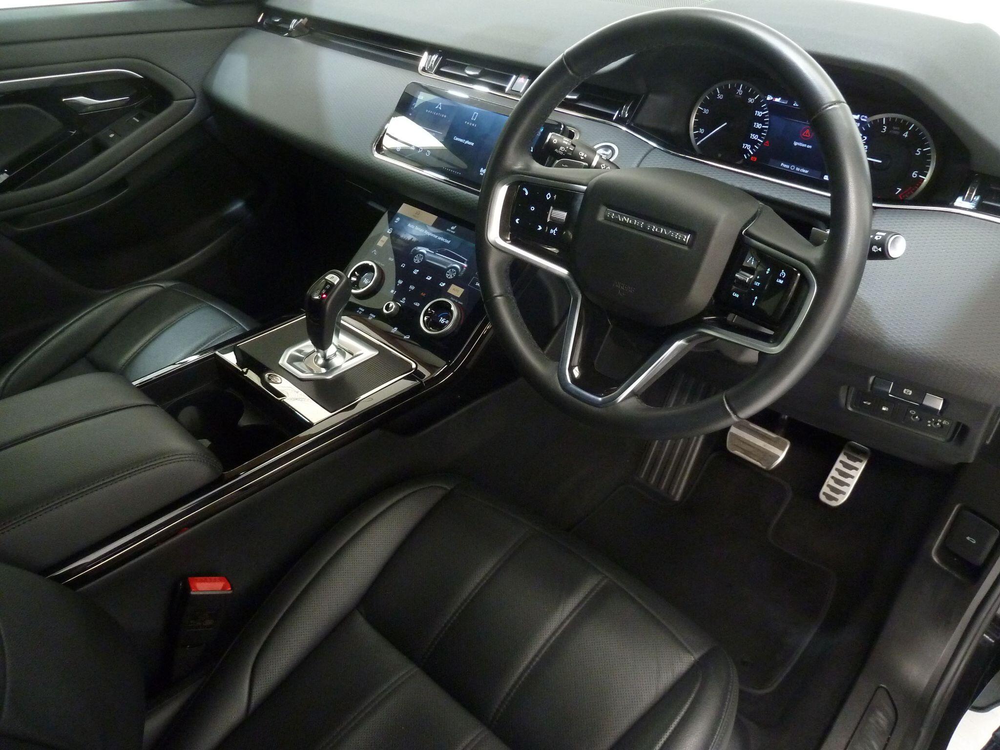 Land Rover Range Rover Evoque 1.5 P300e 12.2kWh R-Dynamic SE   <br/><br/>BLACK STYLING PACKAGE