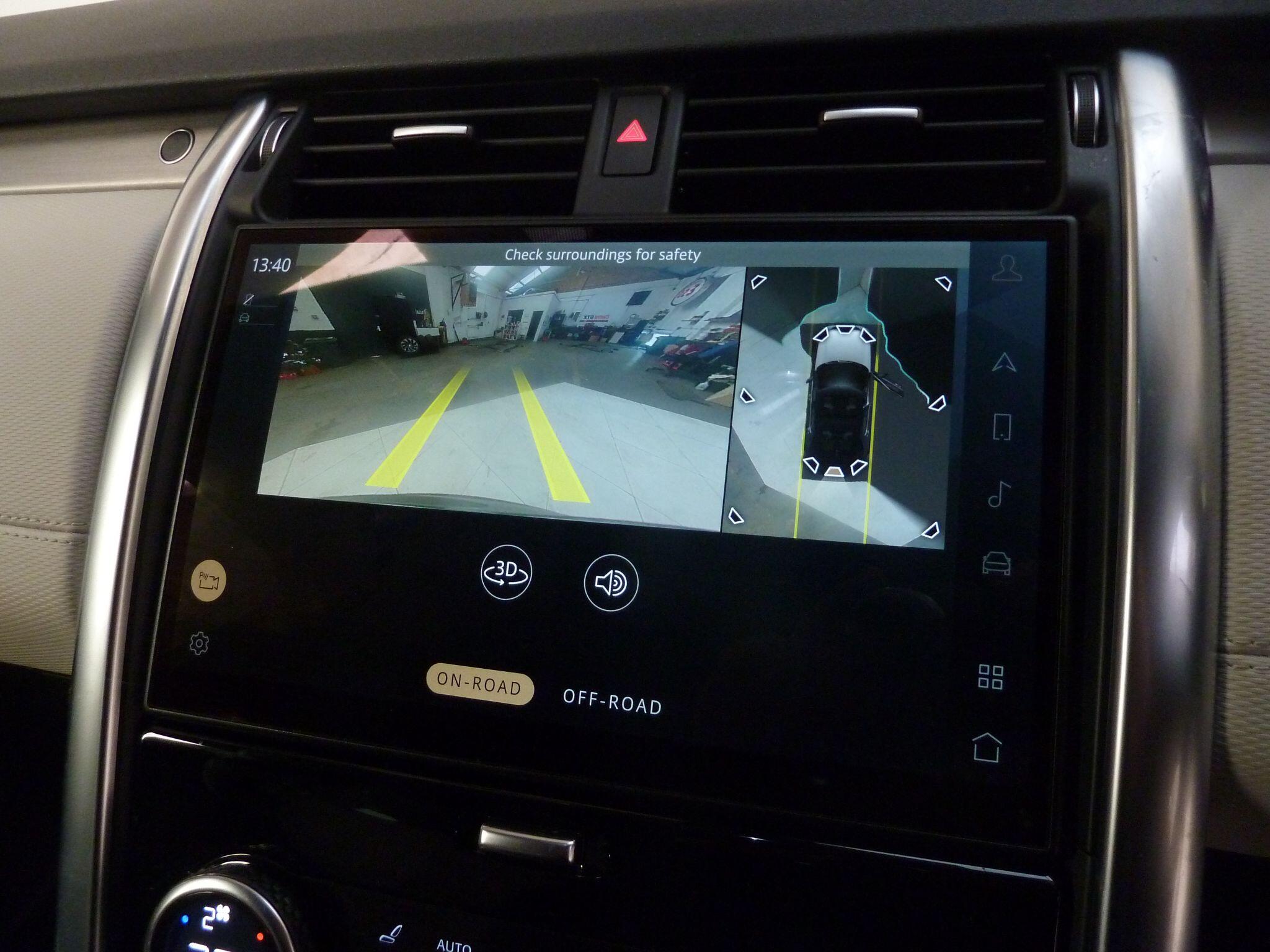 Land Rover Discovery 3.0 D250  R-Dynamic S   <br/><br/>BLACK EXTERIOR PACKAGE