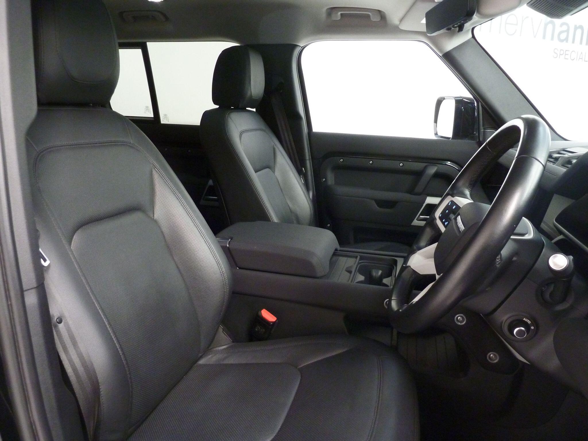 Land Rover Defender 110 3.0 D250  XS Edition   <br/><br/>HAWKE BLACK EDITION