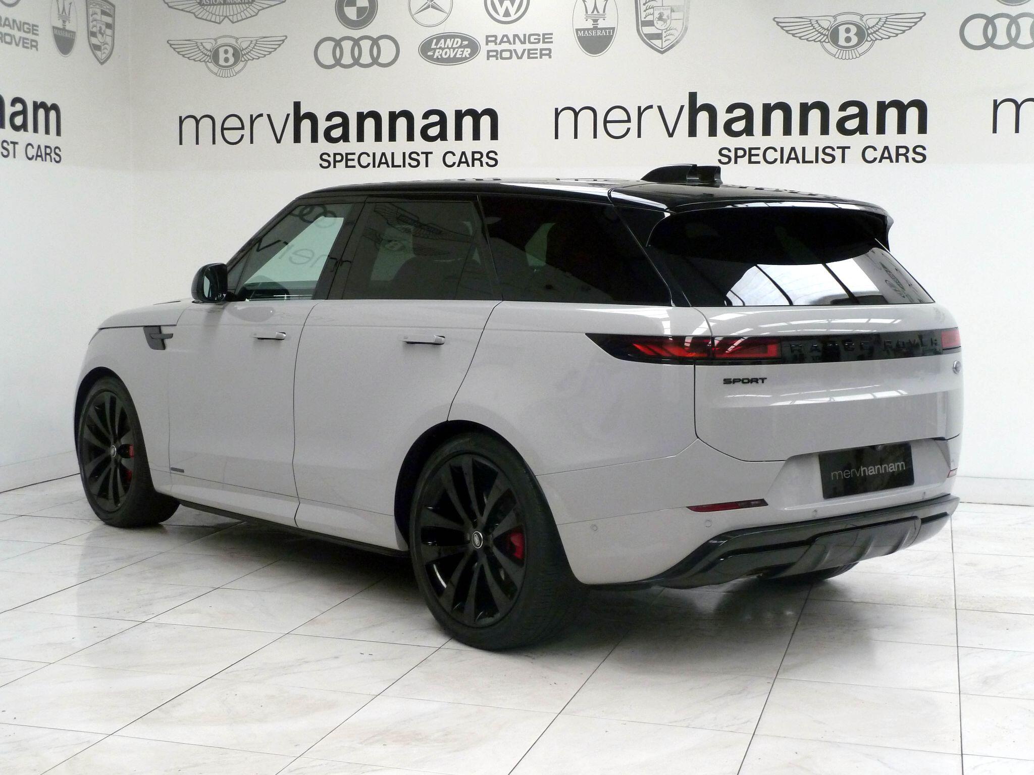 Land Rover Range Rover Sport 3.0 D350  Autobiography   <br/><br/>PAN ROOF + BLACK PACK + STEPS