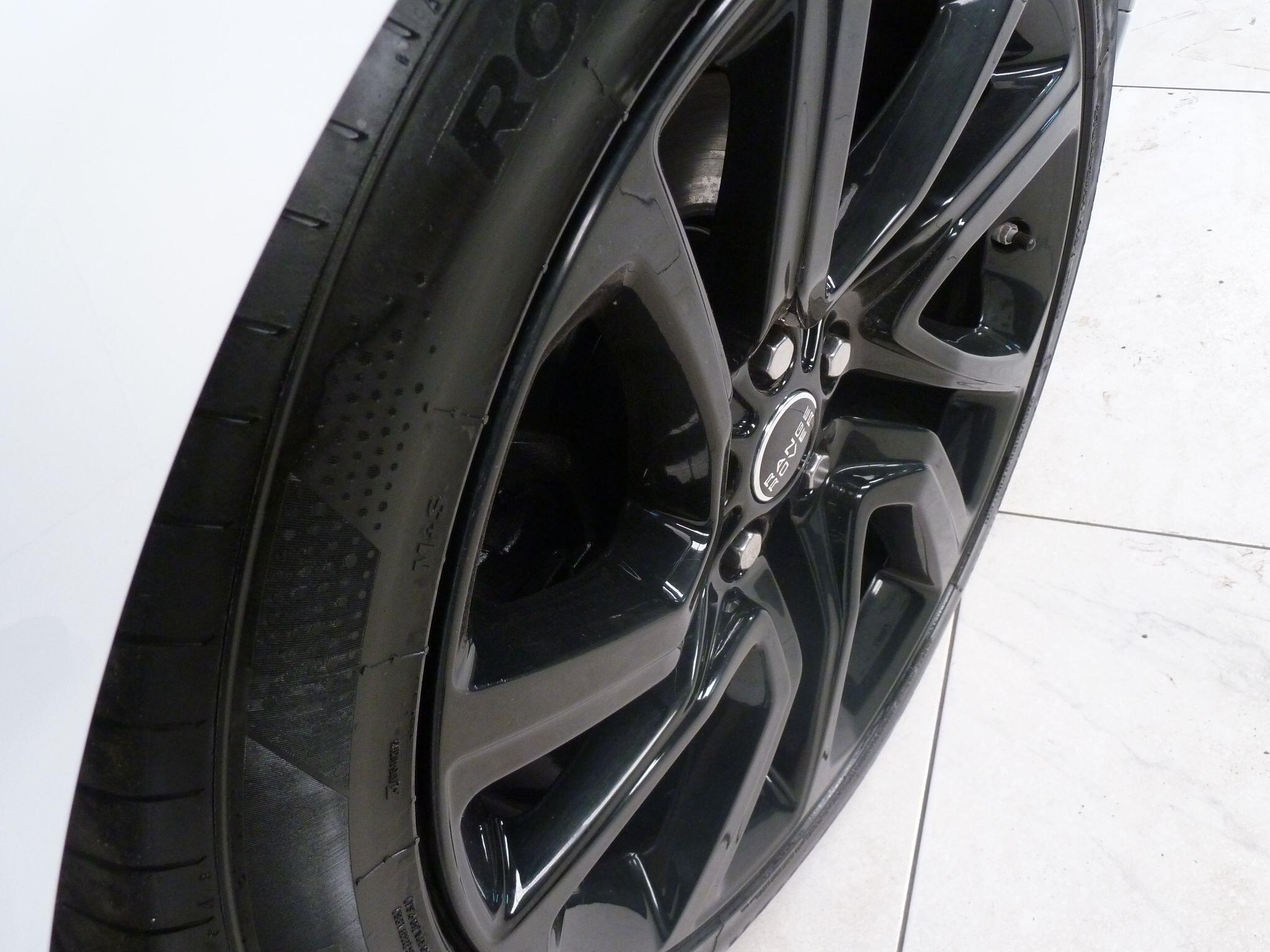 Land Rover Range Rover Sport 3.0 SD V6 HSE   <br/><br/>AUTOBIOGRAPHY DESIGN PACKAGE