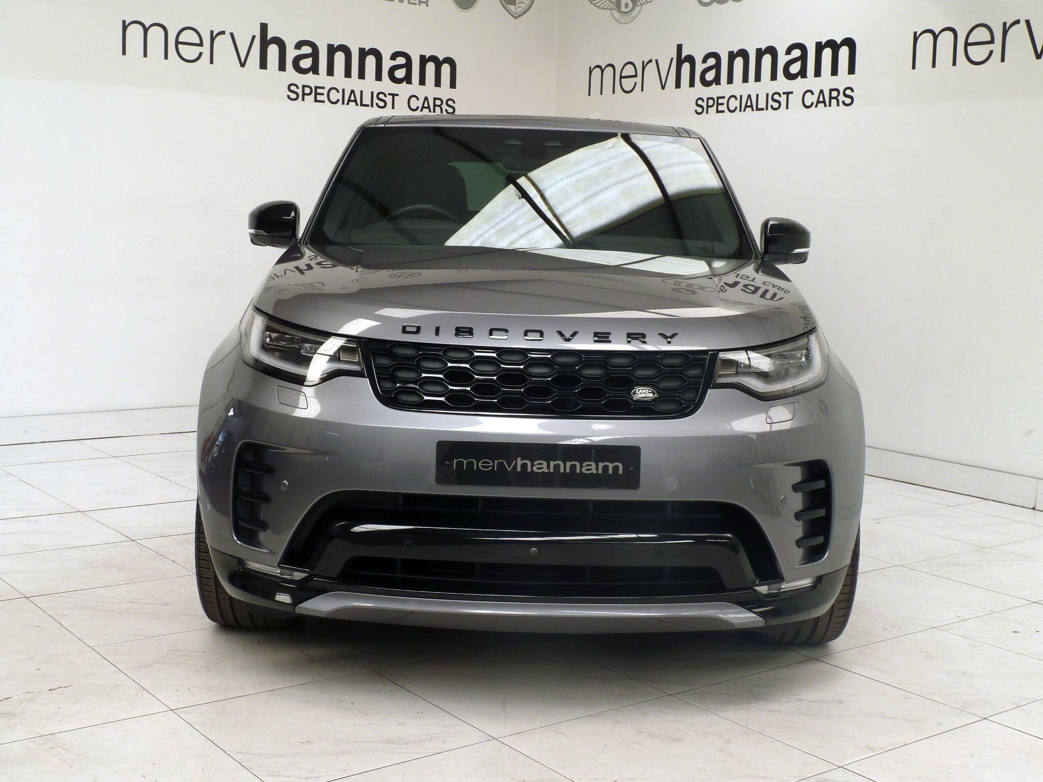 Land Rover Discovery 3.0 D250  R-Dynamic SE   <br/><br/>PAN ROOF + BLACK PACK + STEPS