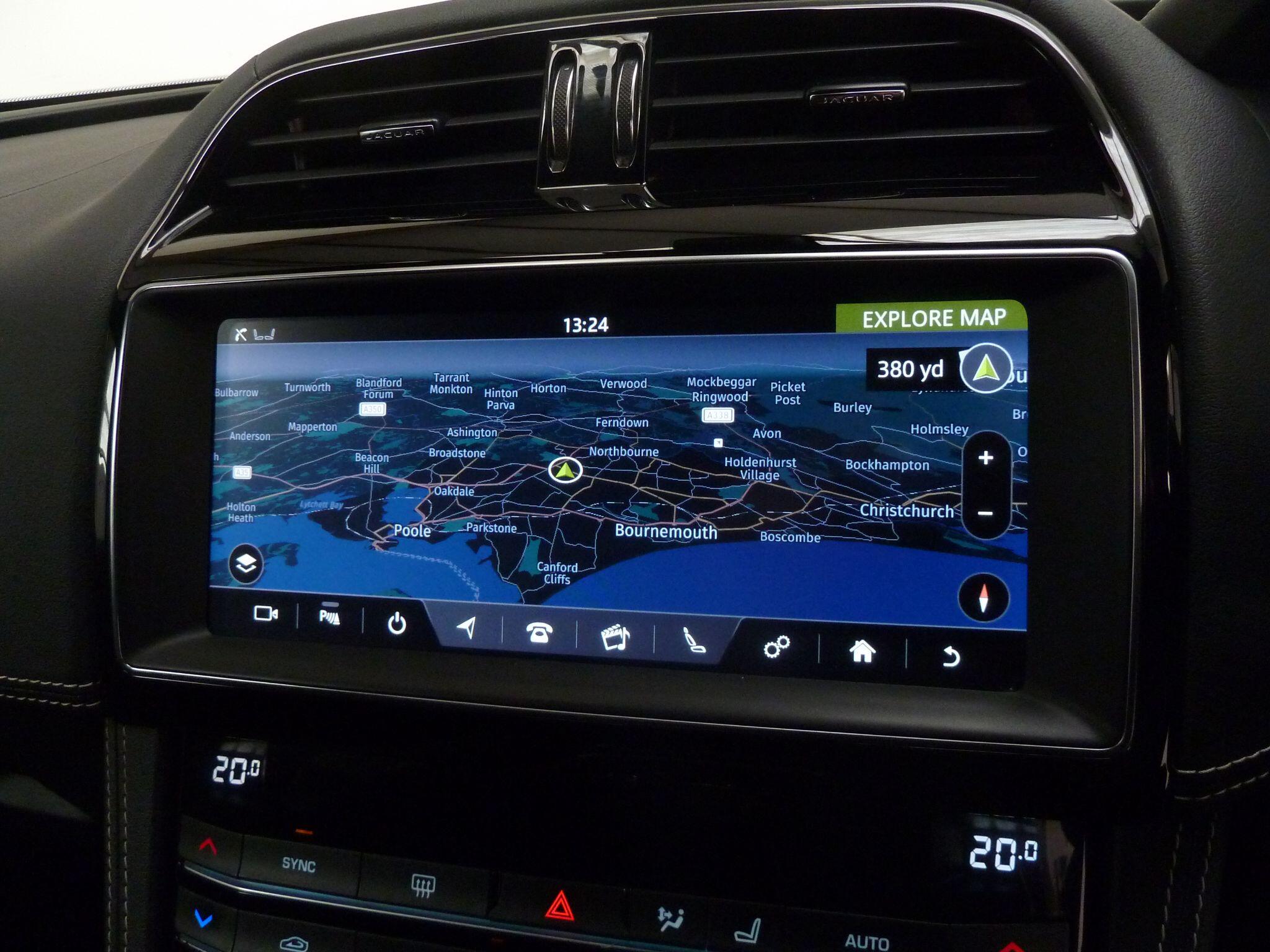 Jaguar F-PACE 2.0 D180 R-Sport SUV  DieselAWD   (180 ps)<br/><br/>BLACK EXTERIOR DESIGN PACK