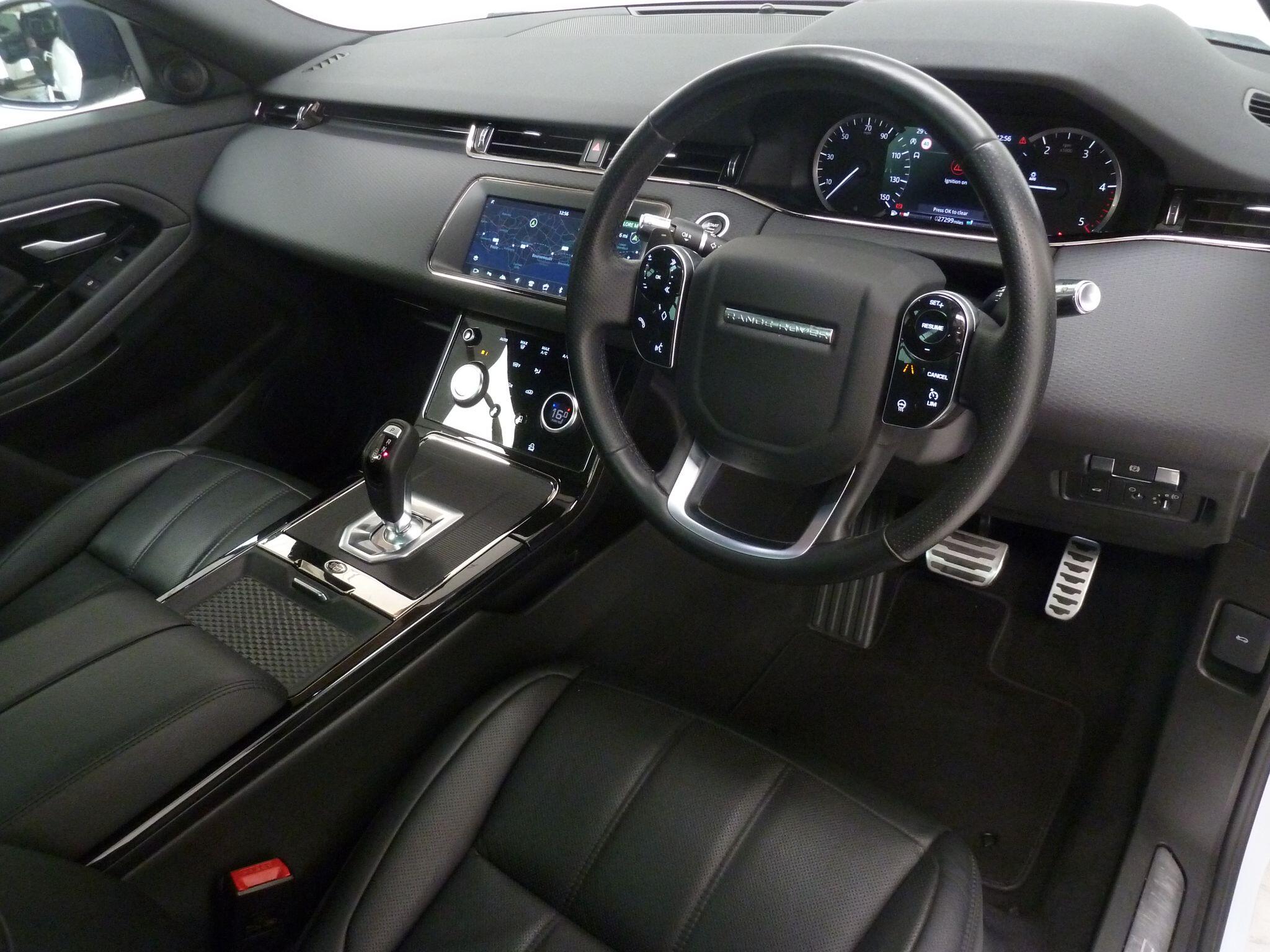Land Rover Range Rover Evoque 2.0 D180  R-Dynamic S   <br/><br/>PAN ROOF + BLACK PACK