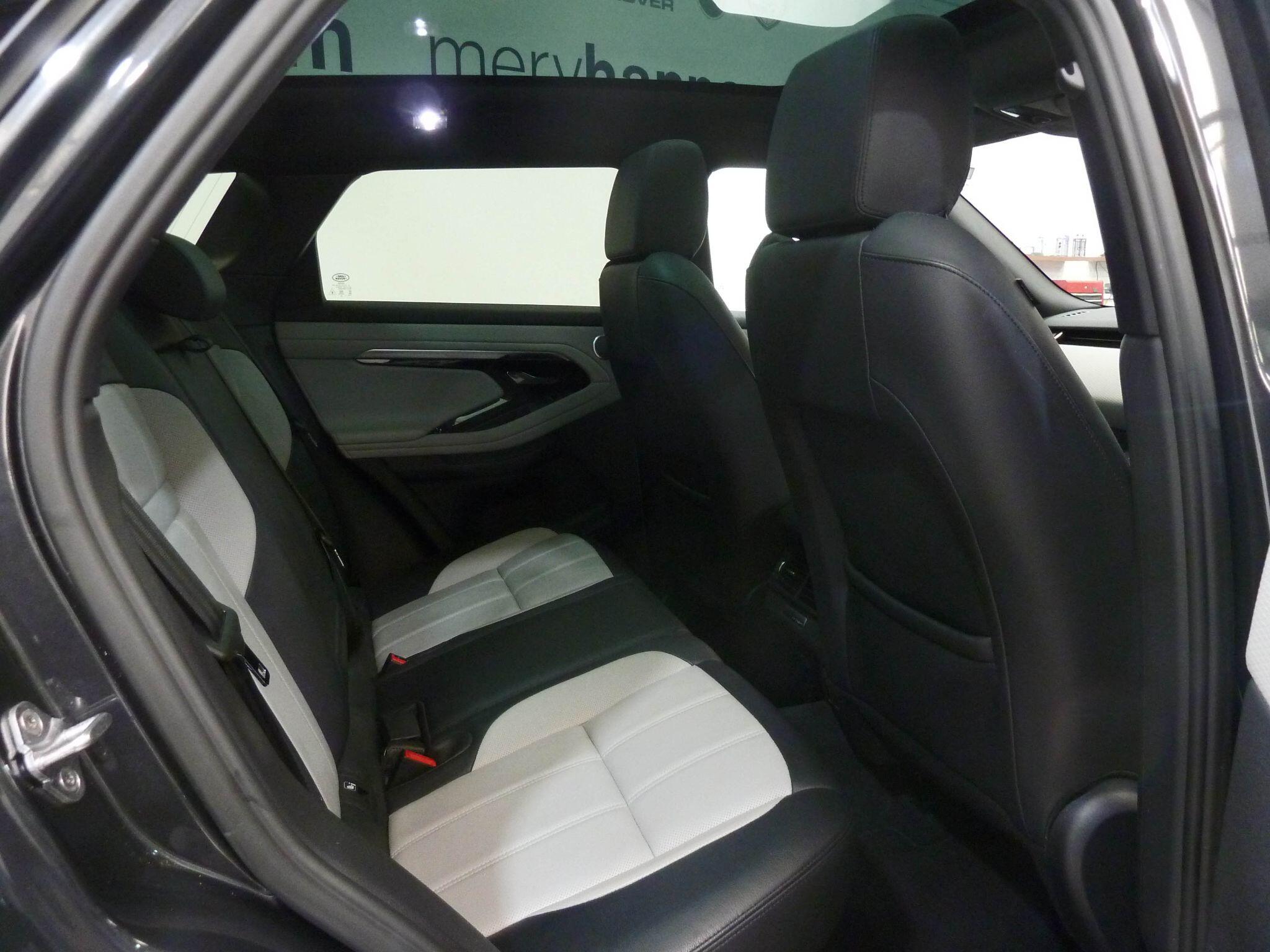 Land Rover Range Rover Evoque 2.0 D200  Edition   <br/><br/>BLACK EXTERIOR PACK + PAN ROOF