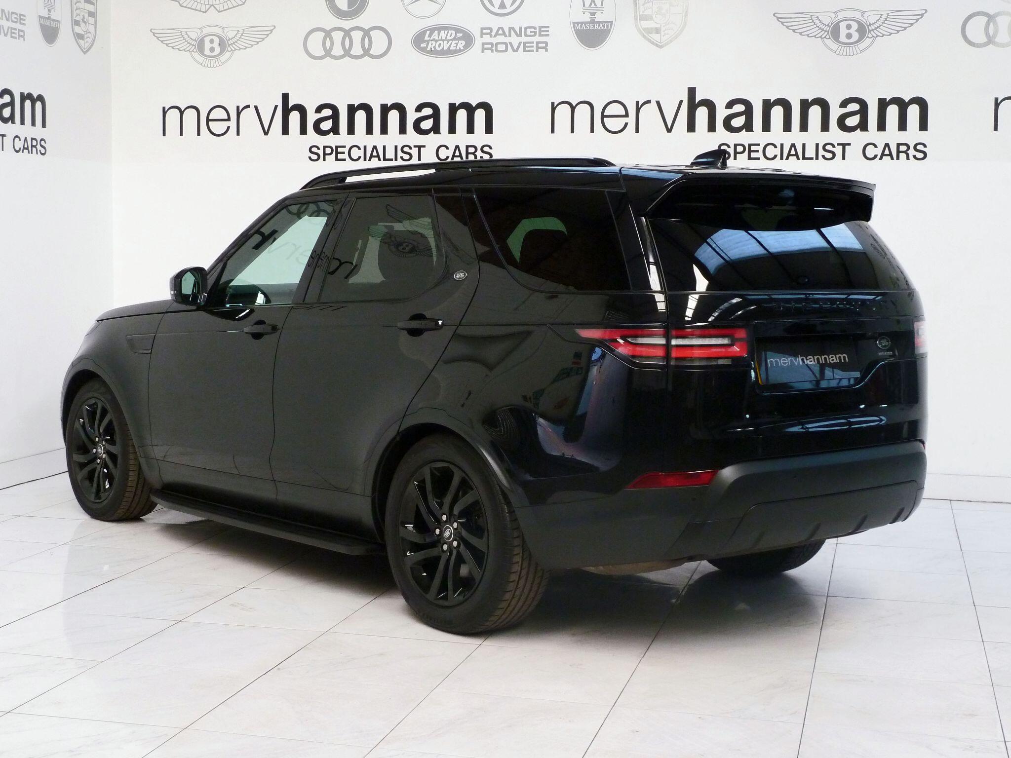 Land Rover Discovery 2.0 Si4 HSE   <br/><br/>BLACK PACK + PAN ROOF + STEPS