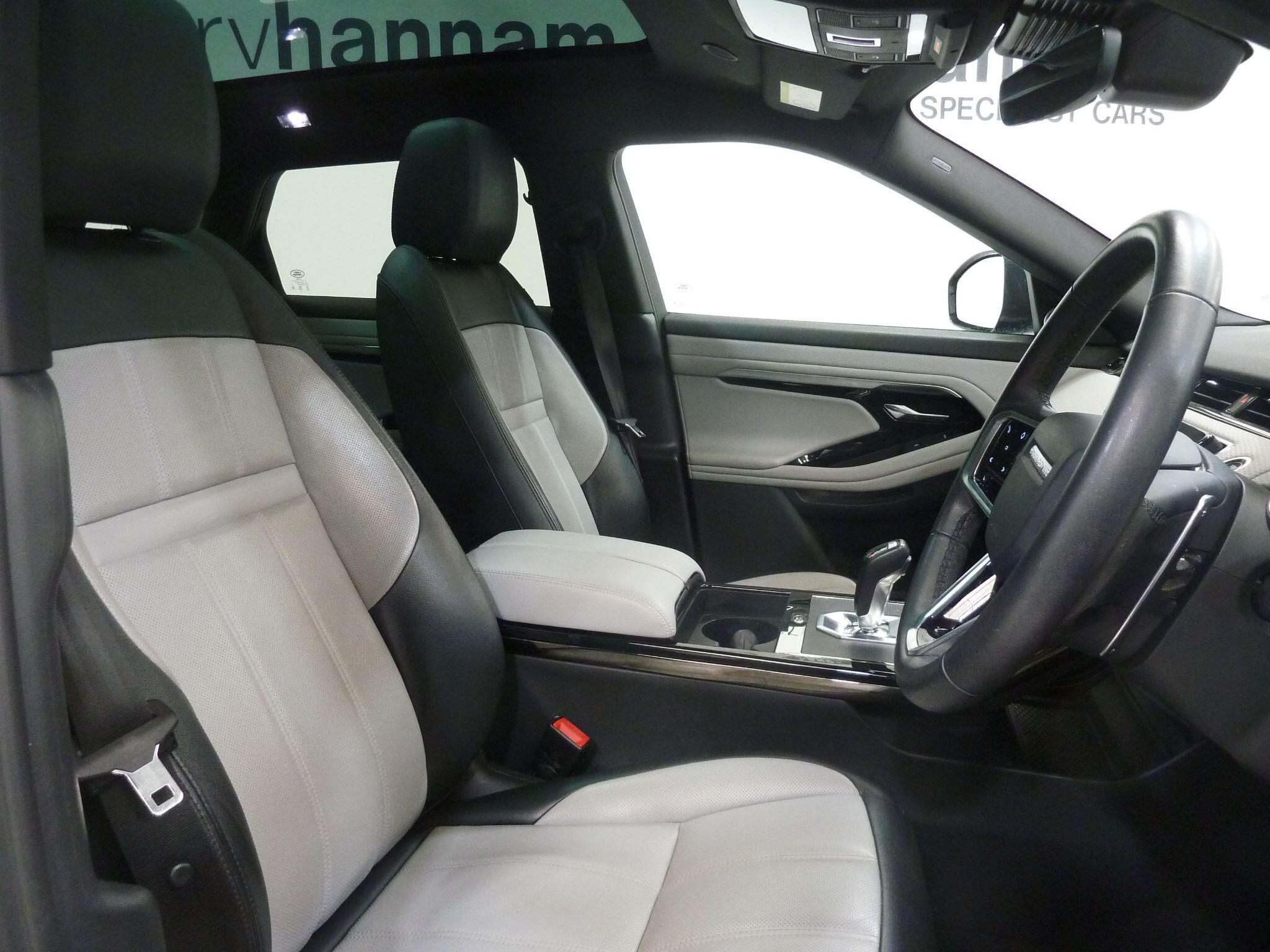 Land Rover Range Rover Evoque 2.0 D200  Edition   <br/><br/>BLACK EXTERIOR PACK + PAN ROOF