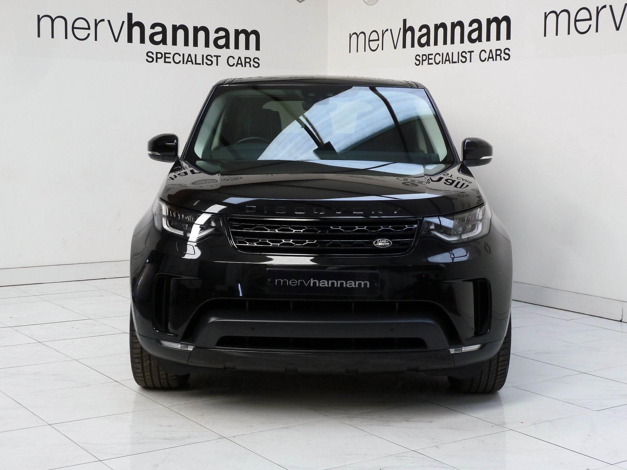 Land Rover Discovery 3.0 SD V6 SE   <br/><br/>BLACK EXTERIOR DESIGN PACK