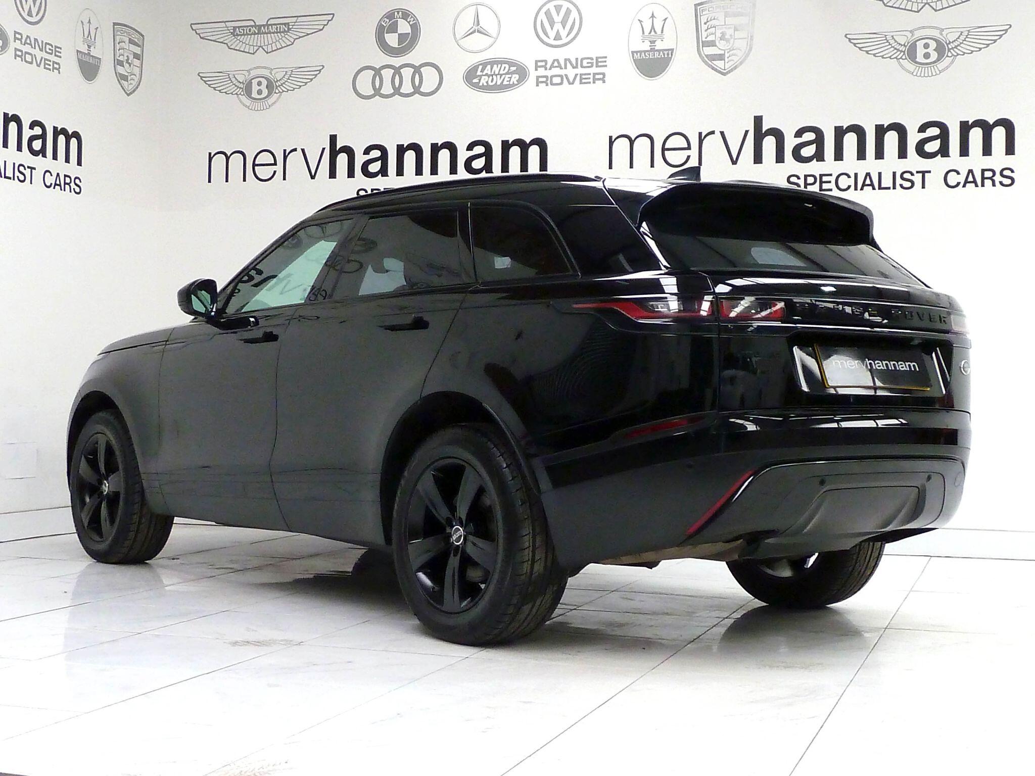 Land Rover Range Rover Velar 2.0 D200    <br/><br/>BLACK EXTERIOR DESIGN PACK