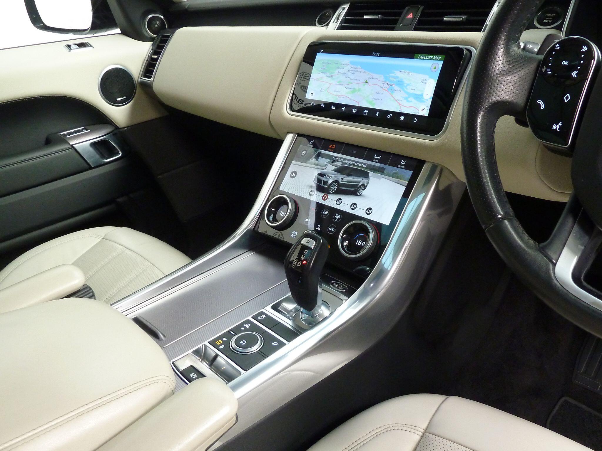 Land Rover Range Rover Sport 3.0 SD V6 HSE   <br/><br/>PAN ROOF +BLACK PACK +SCREENS