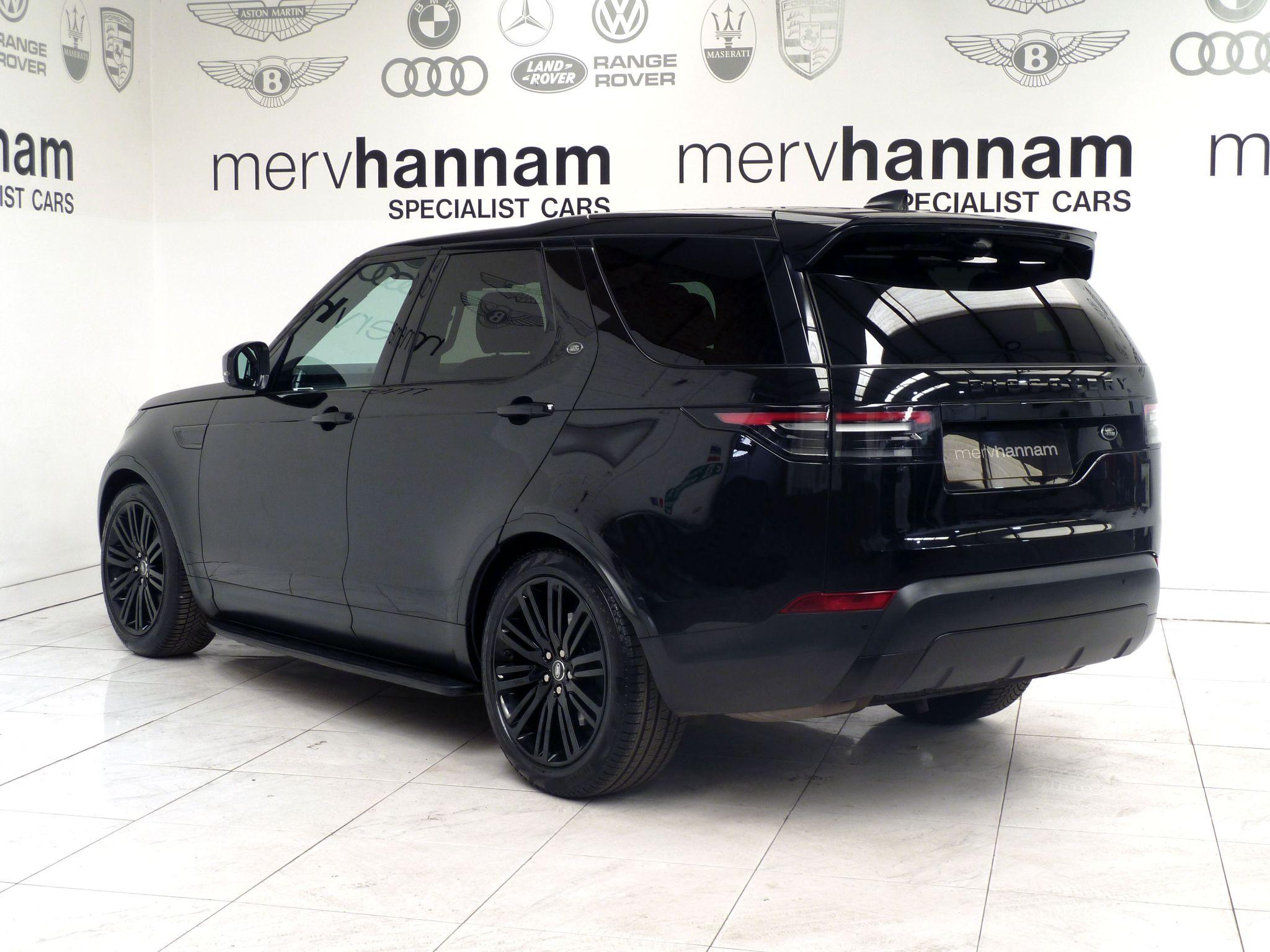 Land Rover Discovery 3.0 TD V6 SE   <br/><br/>BLACK PACK + SIDE STEPS