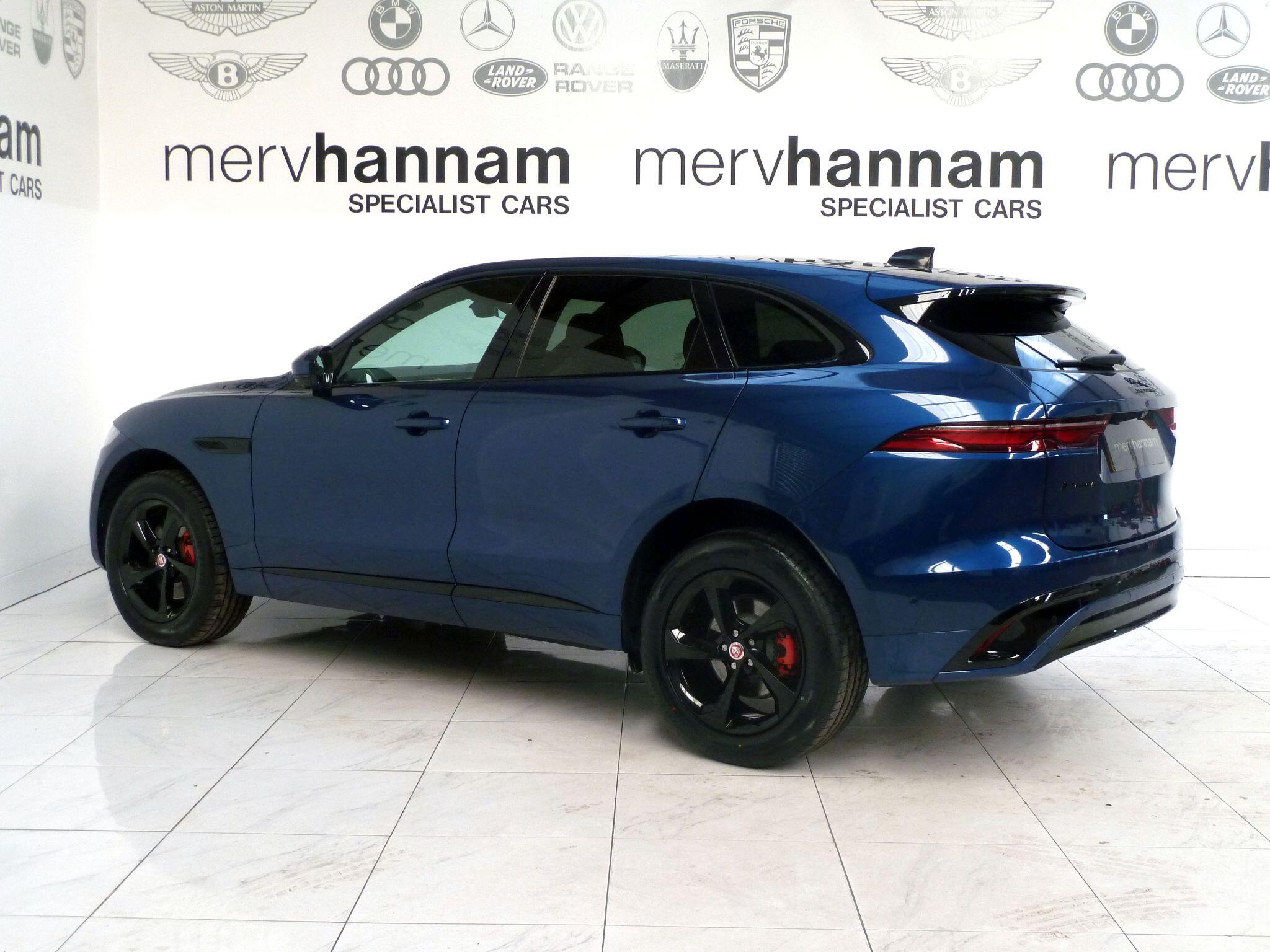 Jaguar F-PACE 2.0 D200  R-Dynamic SAWD   <br/><br/>BLACK EXTERIOR PACK + PAN ROOF