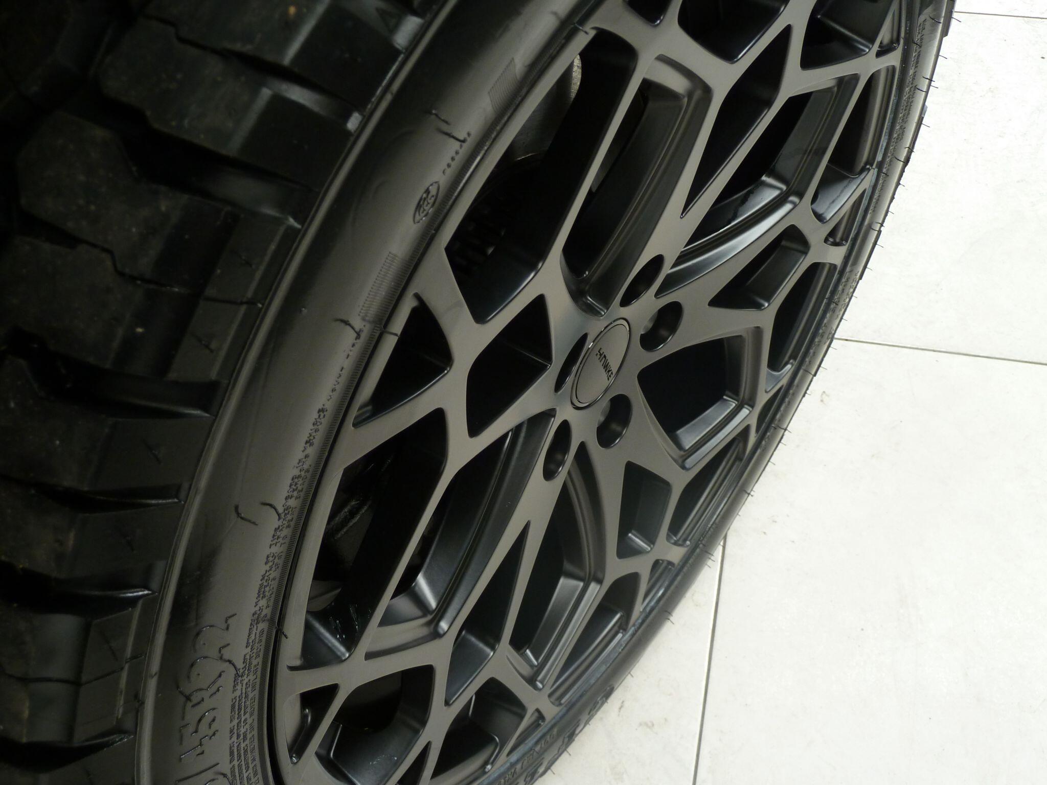 Land Rover Defender 110 2.0 P400e 15.4kWh XS Edition   <br/><br/>HAWKE BLACK EDITION HYBRID