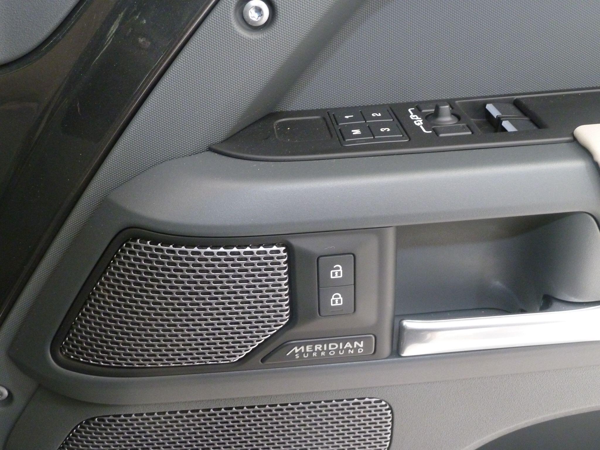 Land Rover Defender 90 3.0 P400  X   <br/><br/>PAN ROOF + HUD + BLACK PACK