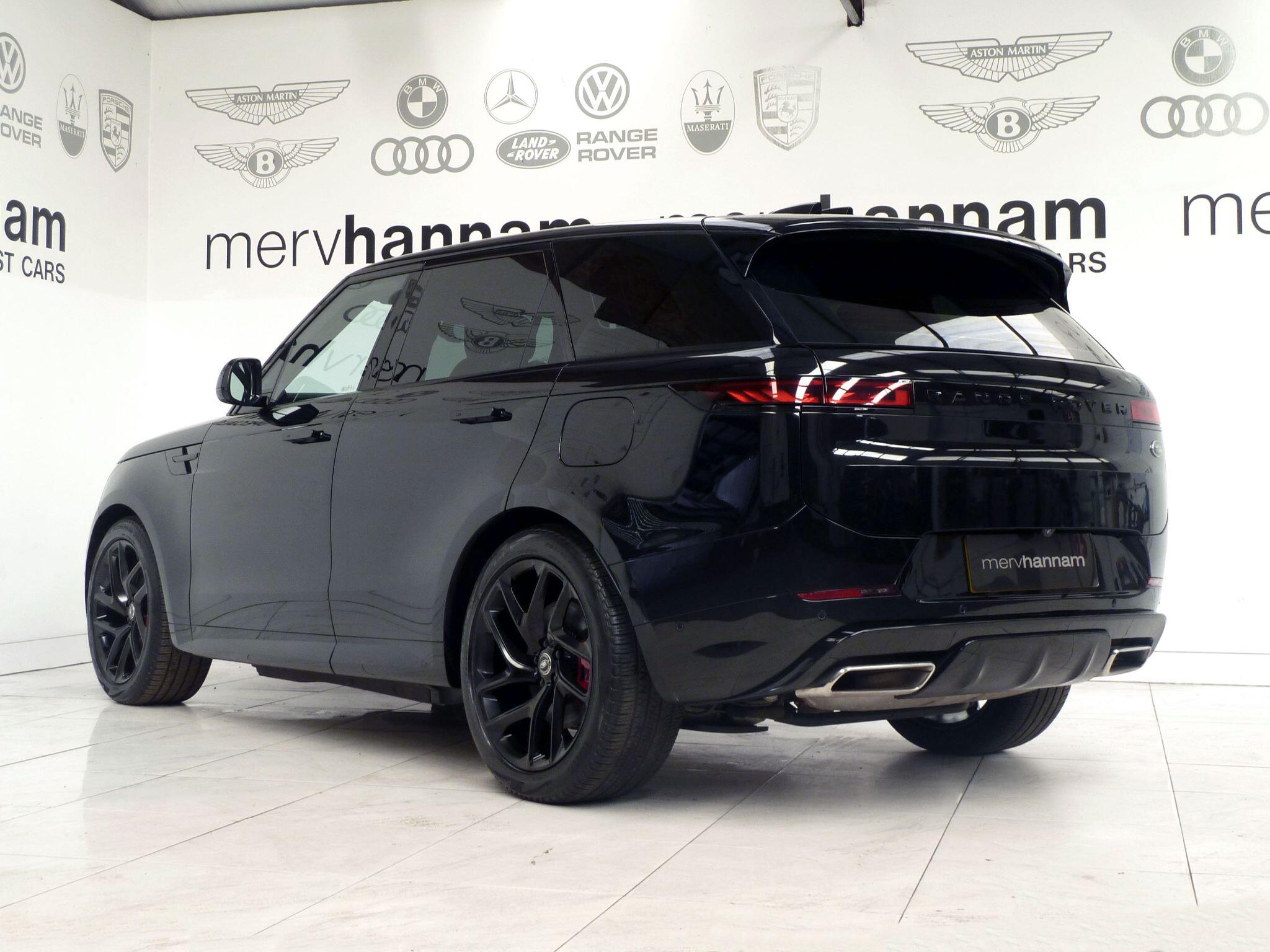 Land Rover Range Rover Sport 3.0 P440e 38.2kWh Dynamic SE   <br/><br/>BLACK DESIGN PACK + PAN ROOF