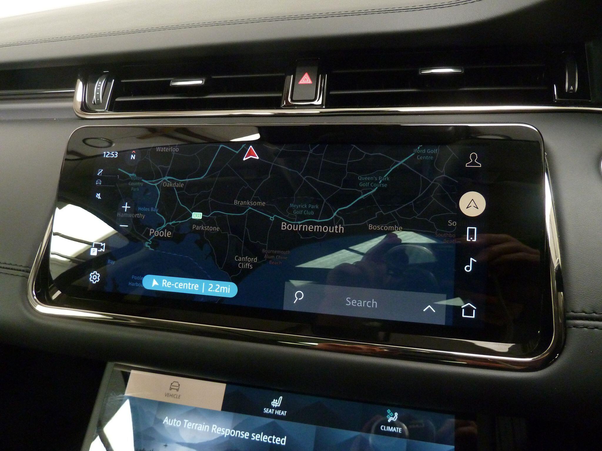 Land Rover Range Rover Evoque 2.0 D200  R-Dynamic SE   <br/><br/>PAN ROOF + BLACK PACK