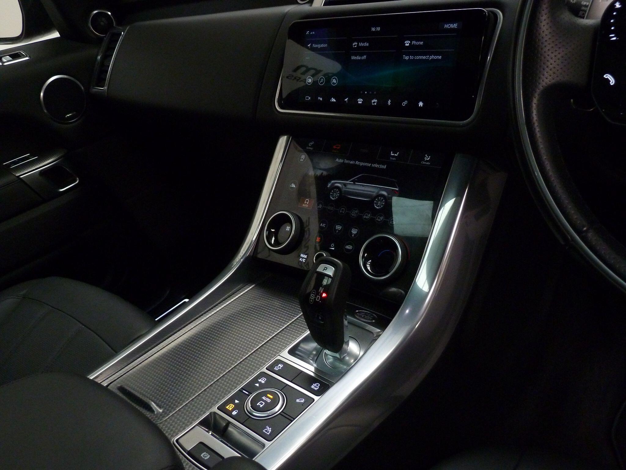 Land Rover Range Rover Sport 3.0 SD V6 HSE Dynamic   <br/><br/>AUTOBIOGRAPHY DESIGN PACKAGE