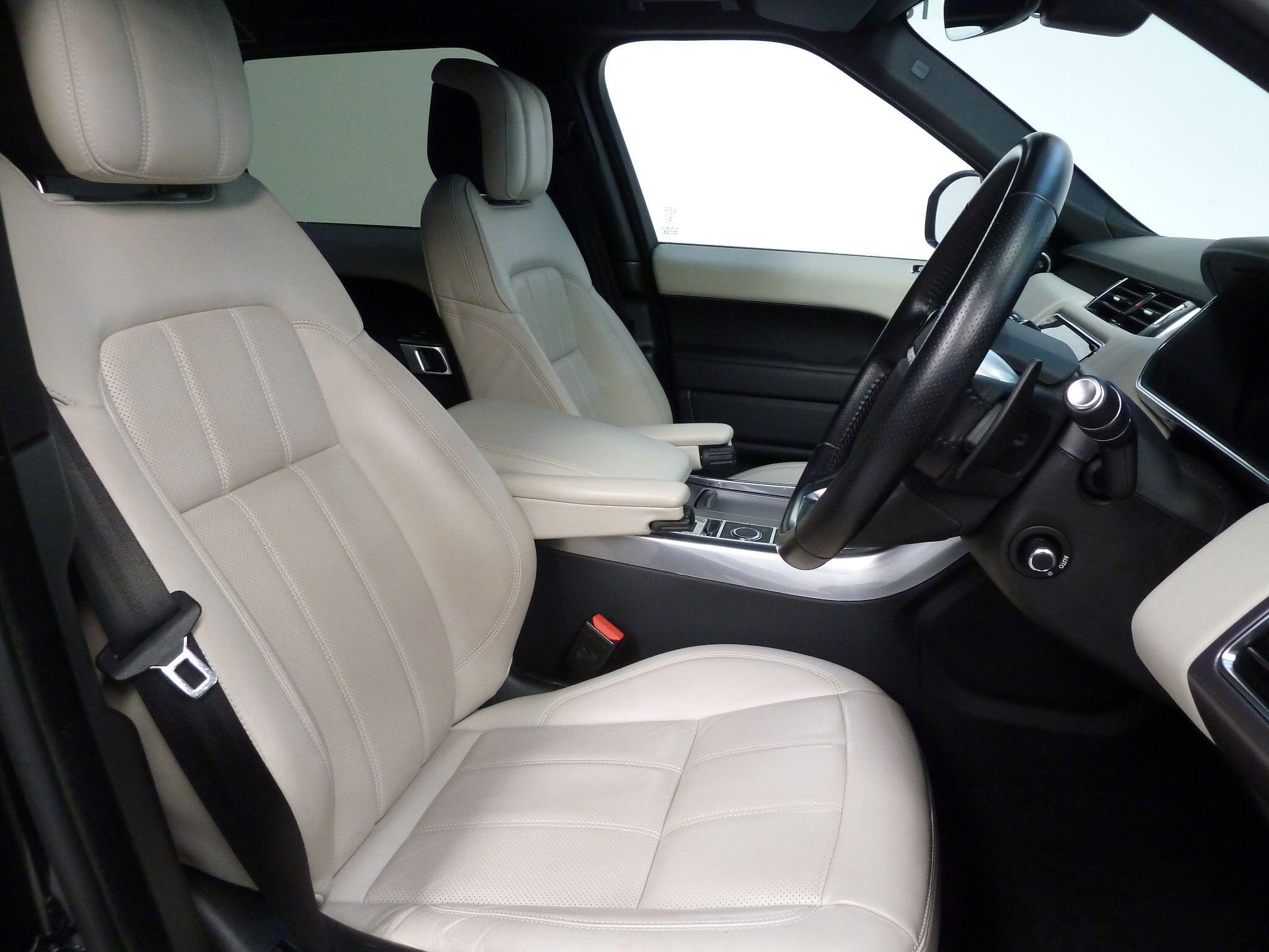 Land Rover Range Rover Sport 3.0 D250  HSE   <br/><br/>AUTOBIOGRAPHY DESIGN PACKAGE