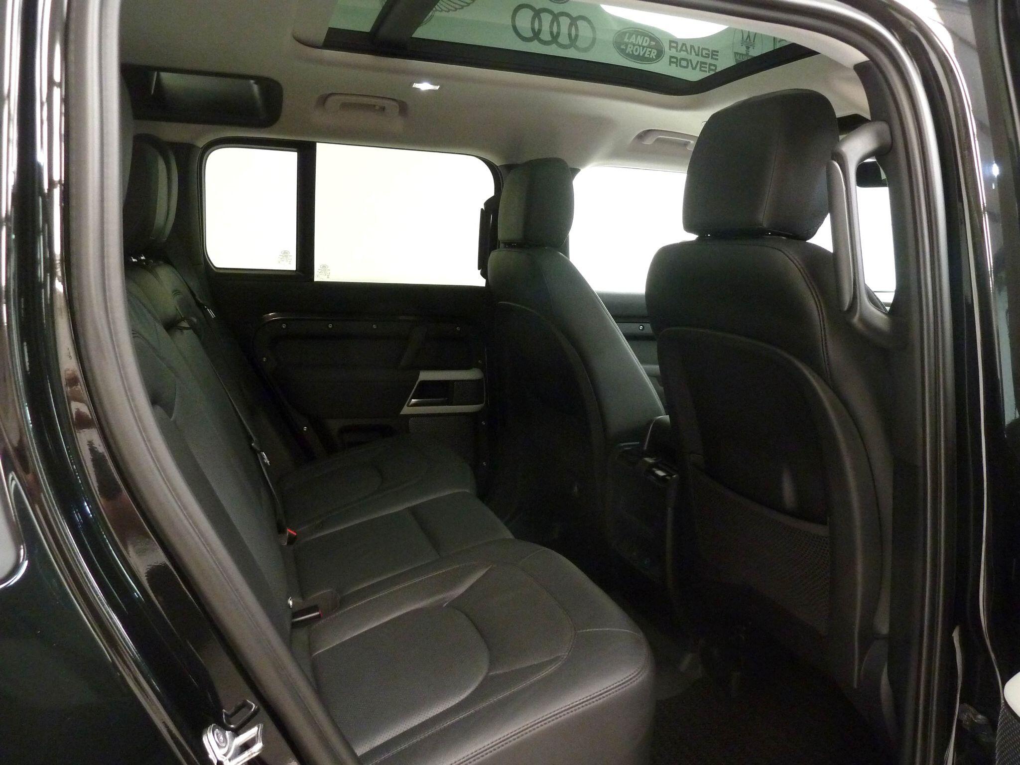 Land Rover Defender 110 3.0 D250  XS Edition SUV  Diesel   (250 ps)<br/><br/>HAWKE BLACK EDITION