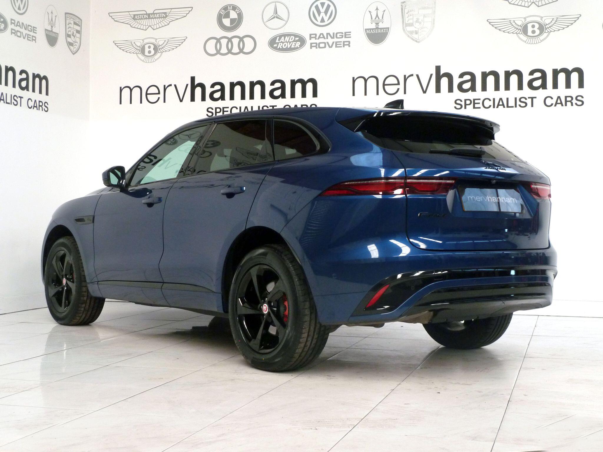 Jaguar F-PACE 2.0 D200  R-Dynamic SAWD   <br/><br/>BLACK EXTERIOR PACK + PAN ROOF
