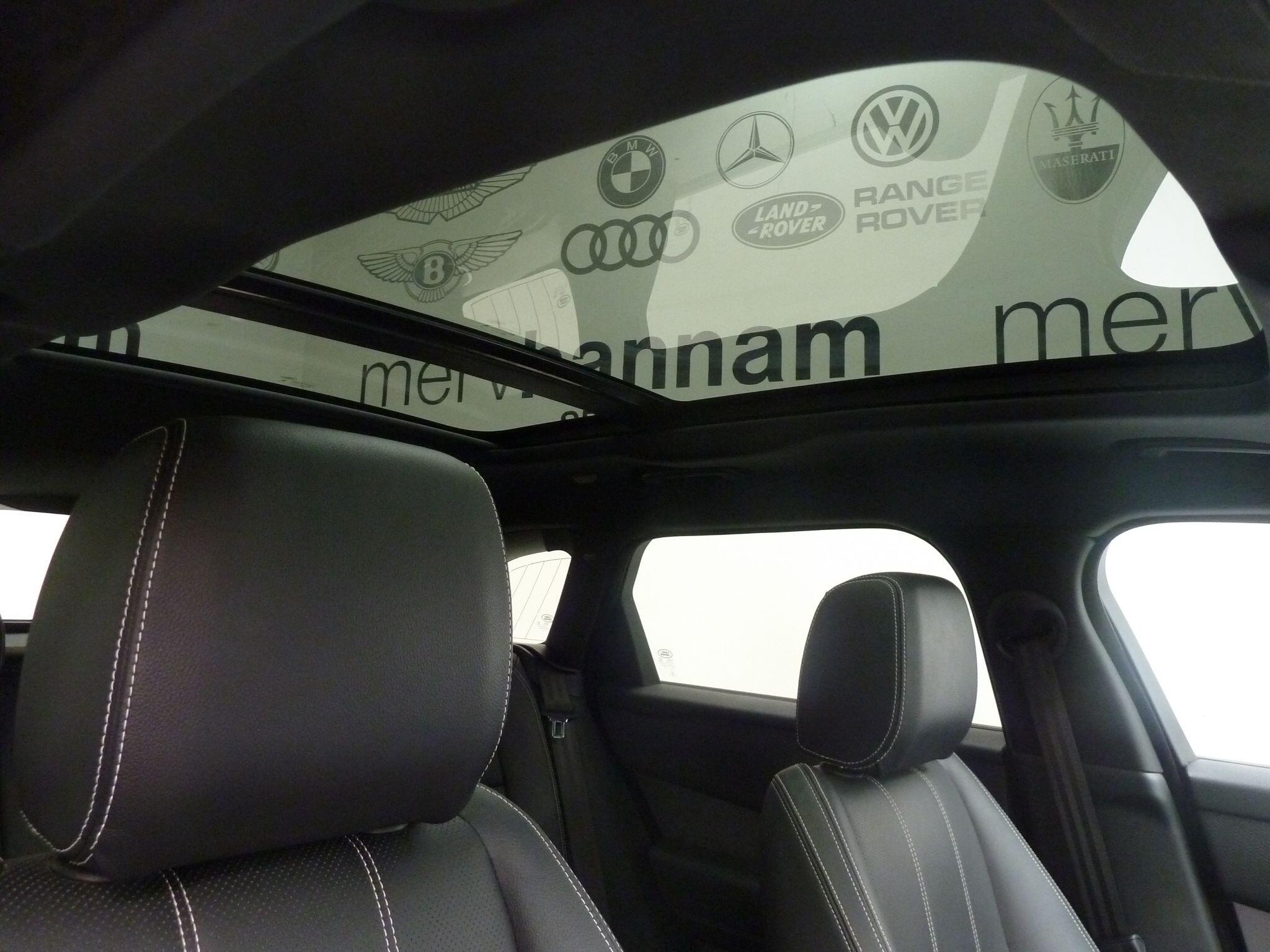 Land Rover Range Rover Velar 2.0 D200  Edition   <br/><br/>OPENING PAN ROOF + BLACK PACK
