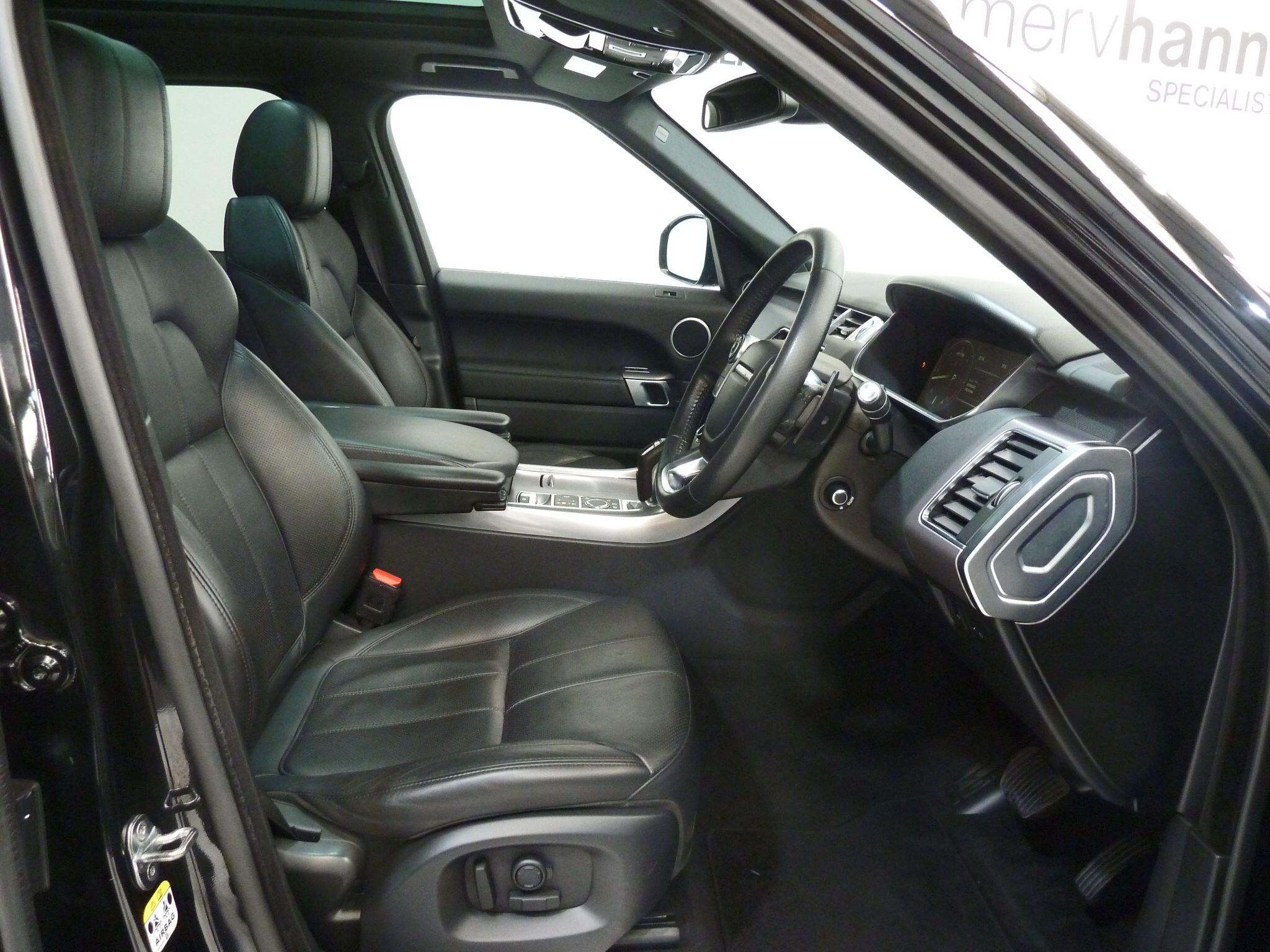 Land Rover Range Rover Sport 3.0 SD V6 HSE SUV  Diesel   (292 ps)<br/><br/>PAN ROOF + BLACK PACK + STEPS