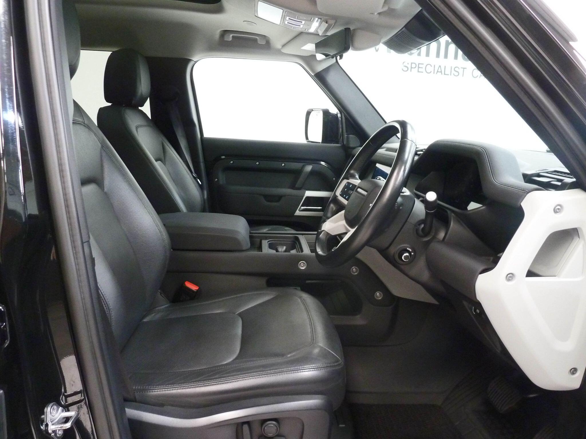 Land Rover Defender 110 3.0 D250  XS Edition SUV  Diesel   (250 ps)<br/><br/>HAWKE BLACK EDITION