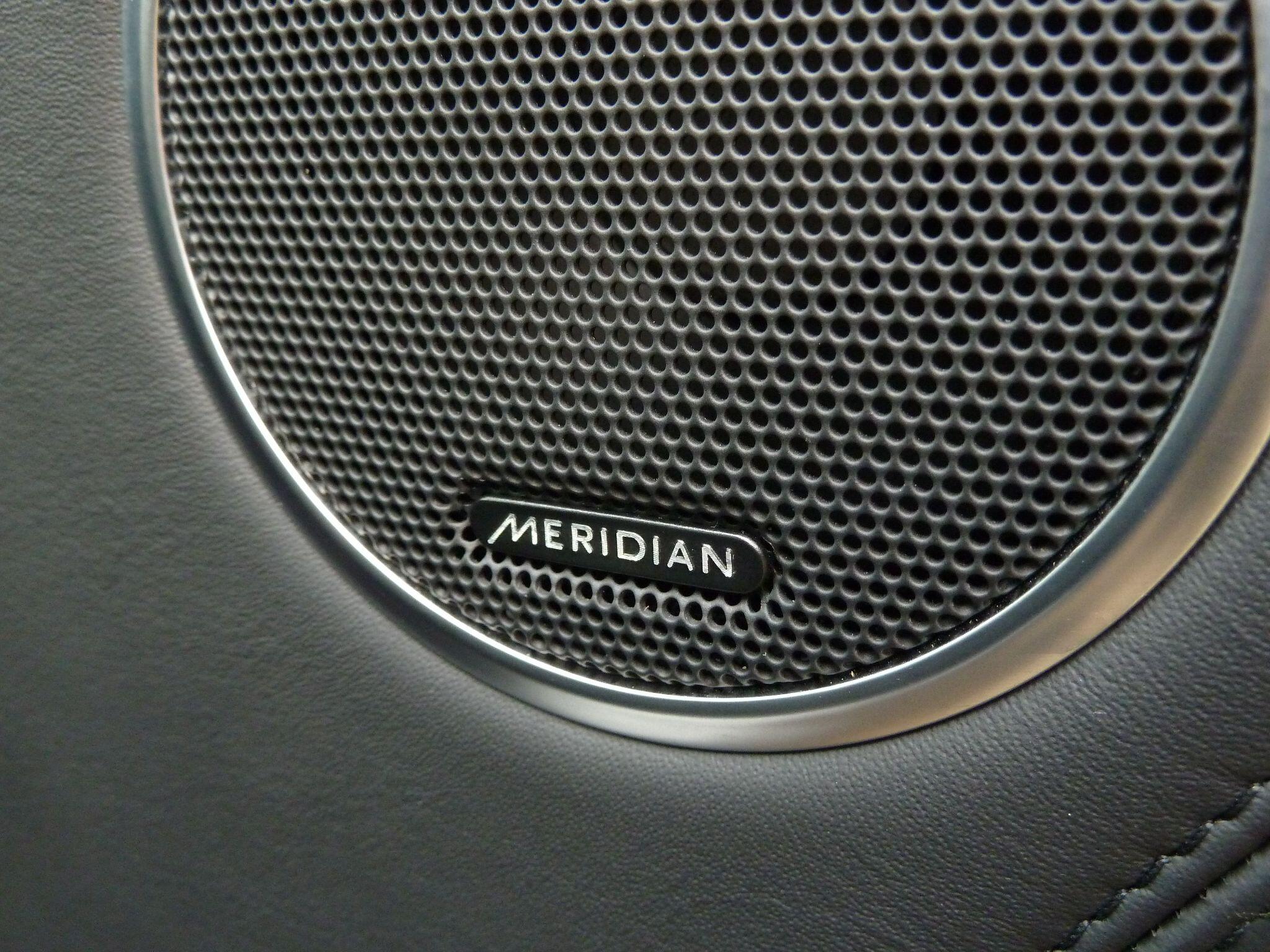 Land Rover Range Rover 3.0 SD V6 Vogue   <br/><br/>PAN ROOF + BLACK PACK + TV