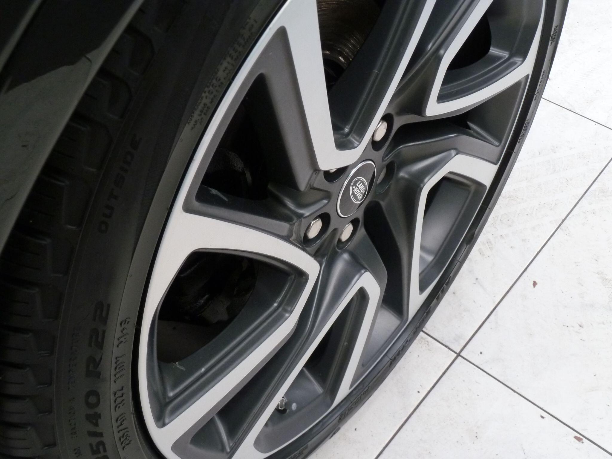 Land Rover Discovery 2.0 Si4 HSE GPF SUV  Petrol   (300 ps)<br/><br/>PAN ROOF + BLACK PACK