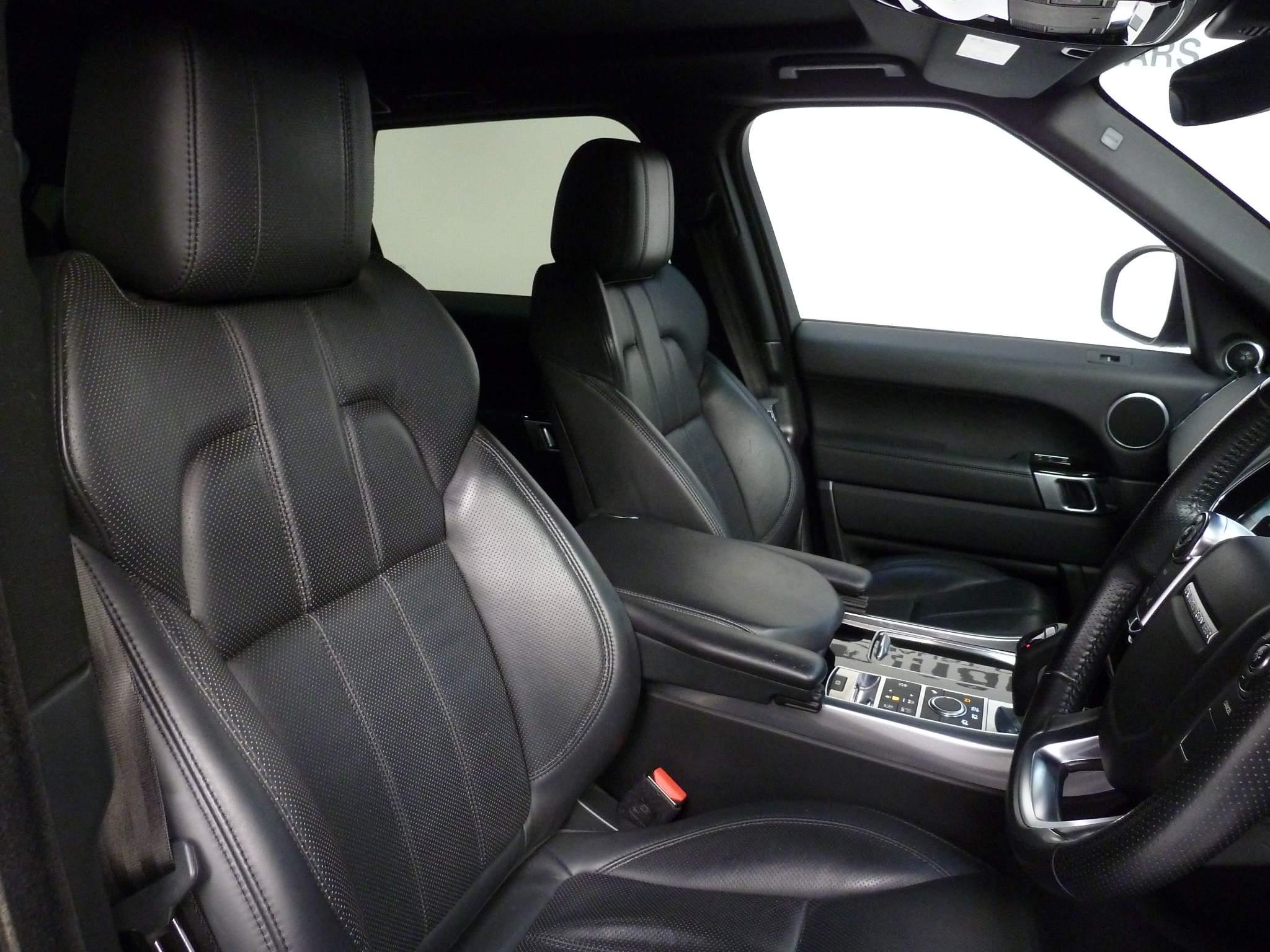 Land Rover Range Rover Sport 3.0 SD V6 HSE Dynamic   <br/><br/>PAN ROOF + AUTOBIOGRAPHY PACK