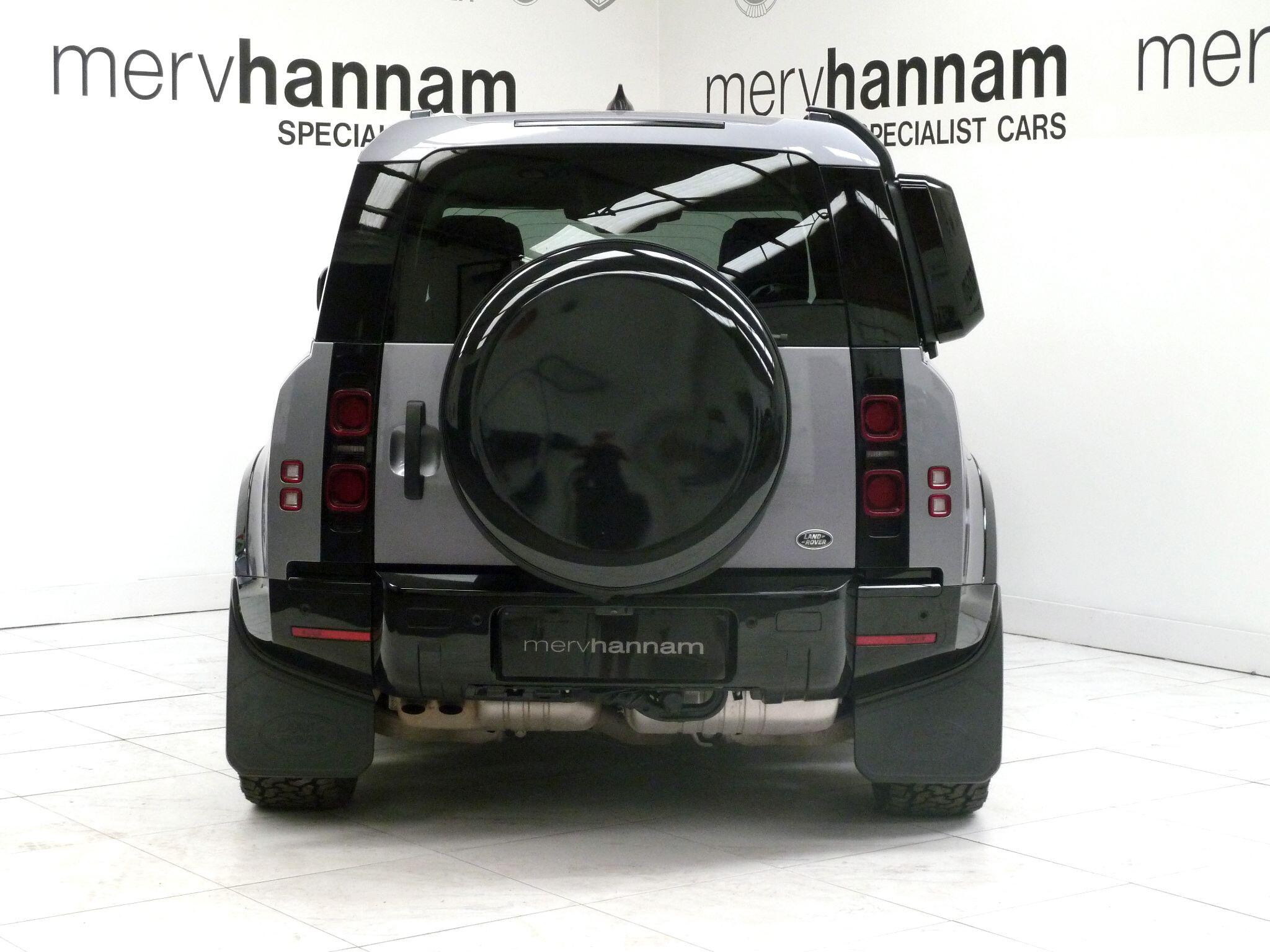 Land Rover Defender 110 2.0 SD4 S   <br/><br/>HAWKE EIGER EDITION