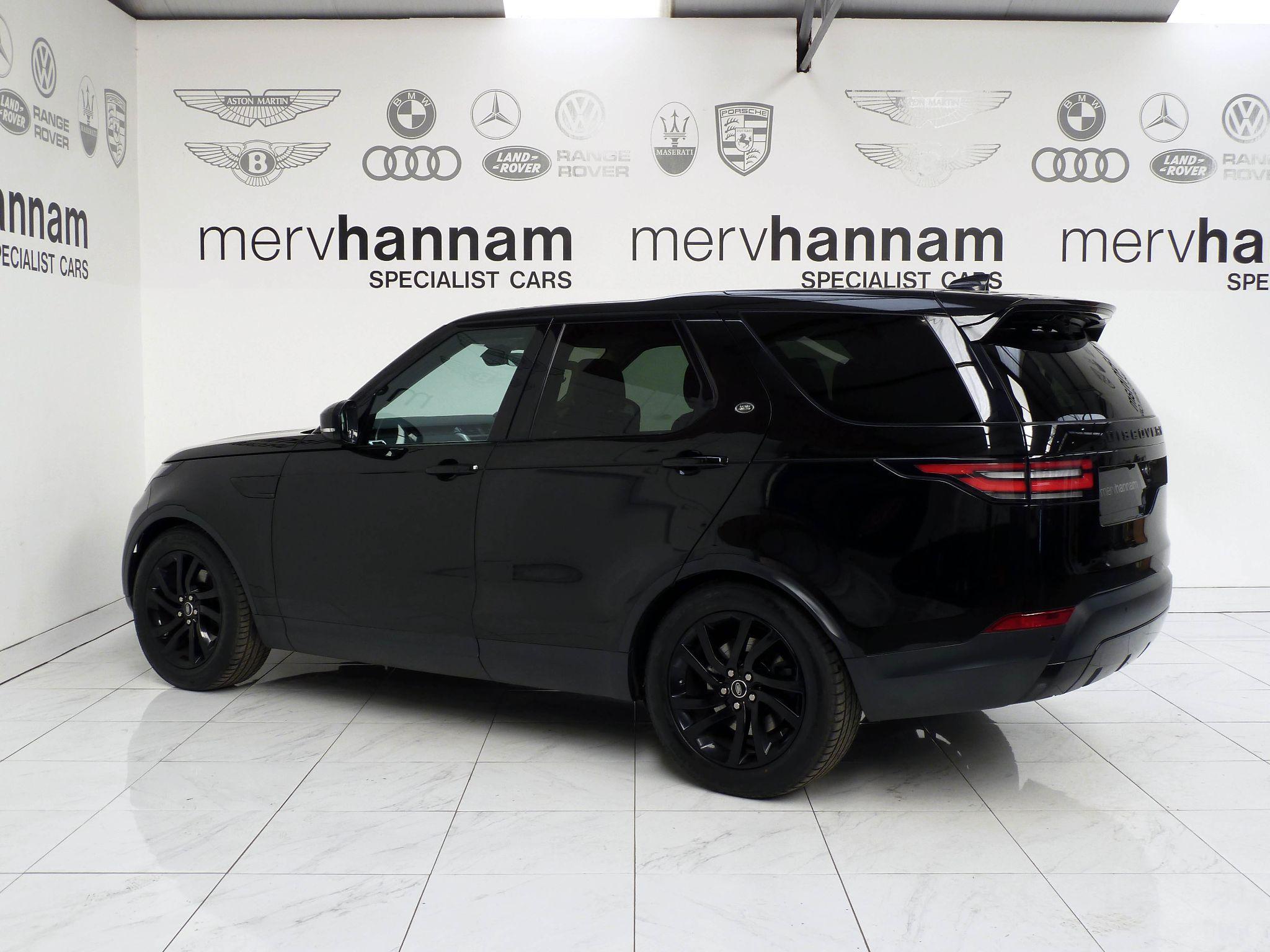 Land Rover Discovery 3.0 SD V6 SE   <br/><br/>BLACK EXTERIOR DESIGN PACK