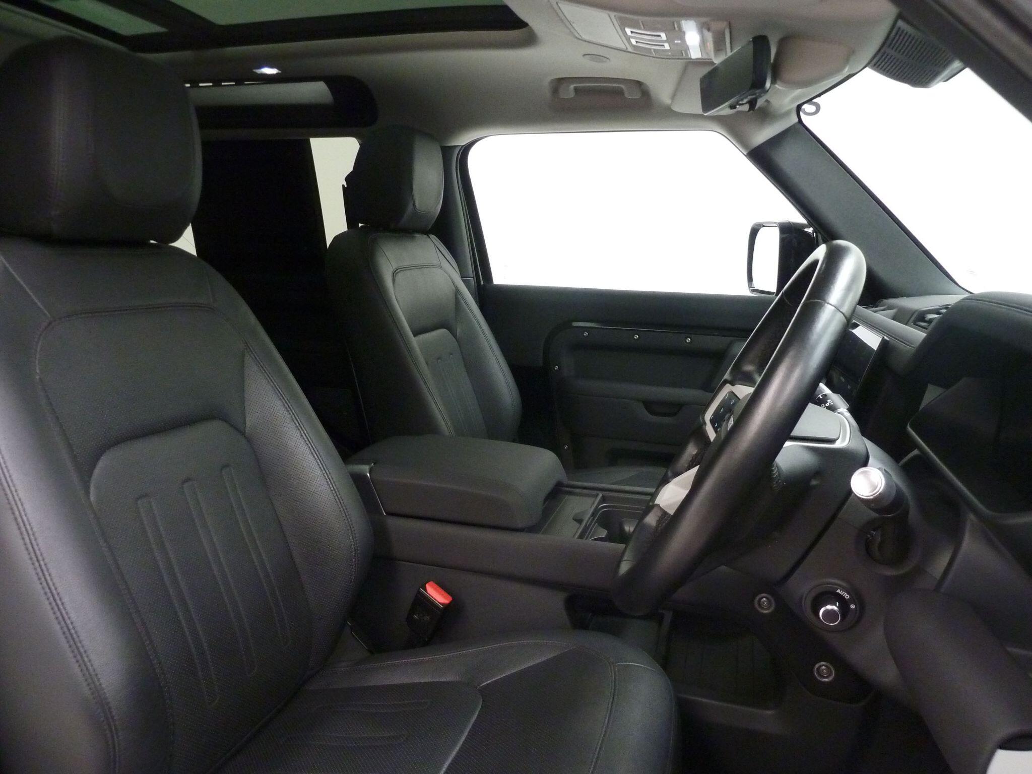Land Rover Defender 90 3.0 D250  X-Dynamic SE SUV  Diesel   (250 ps)<br/><br/>HAWKE XS EDITION