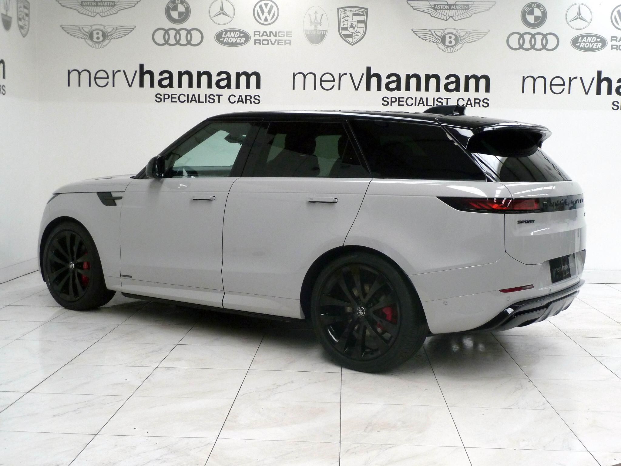 Land Rover Range Rover Sport 3.0 D350  Autobiography   <br/><br/>PAN ROOF + BLACK PACK + STEPS