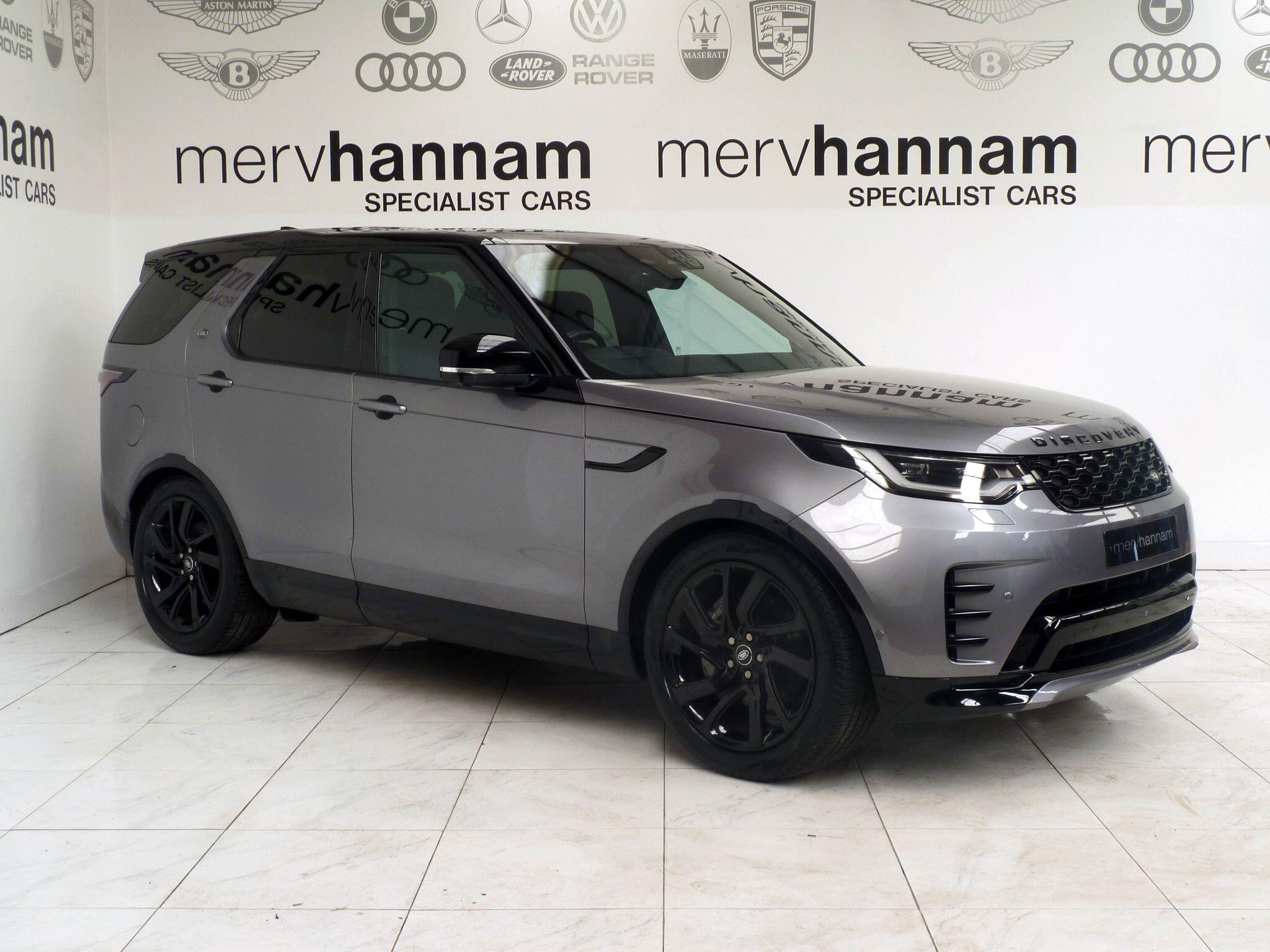 Land Rover Discovery 3.0   R-Dynamic SE   <br/><br/>PAN ROOF + BLACK PACK
