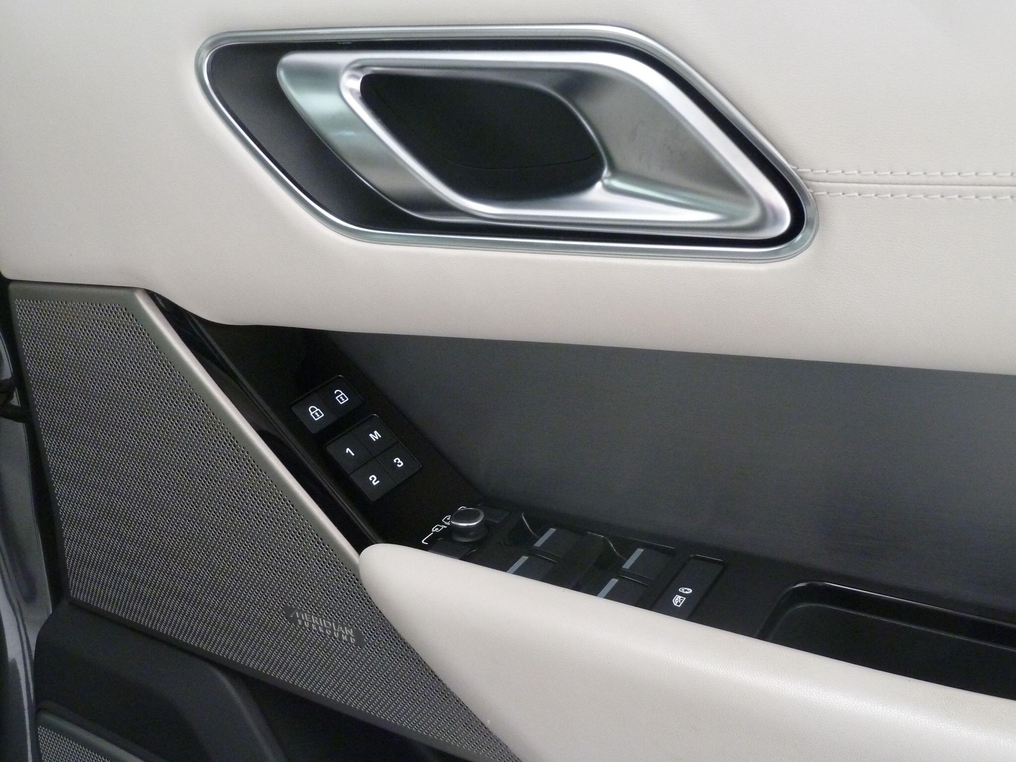 Land Rover Range Rover Velar 2.0 P400e 17.1kWh R-Dynamic HSE   <br/><br/>SLIDING PAN ROOF + BLACK PACK