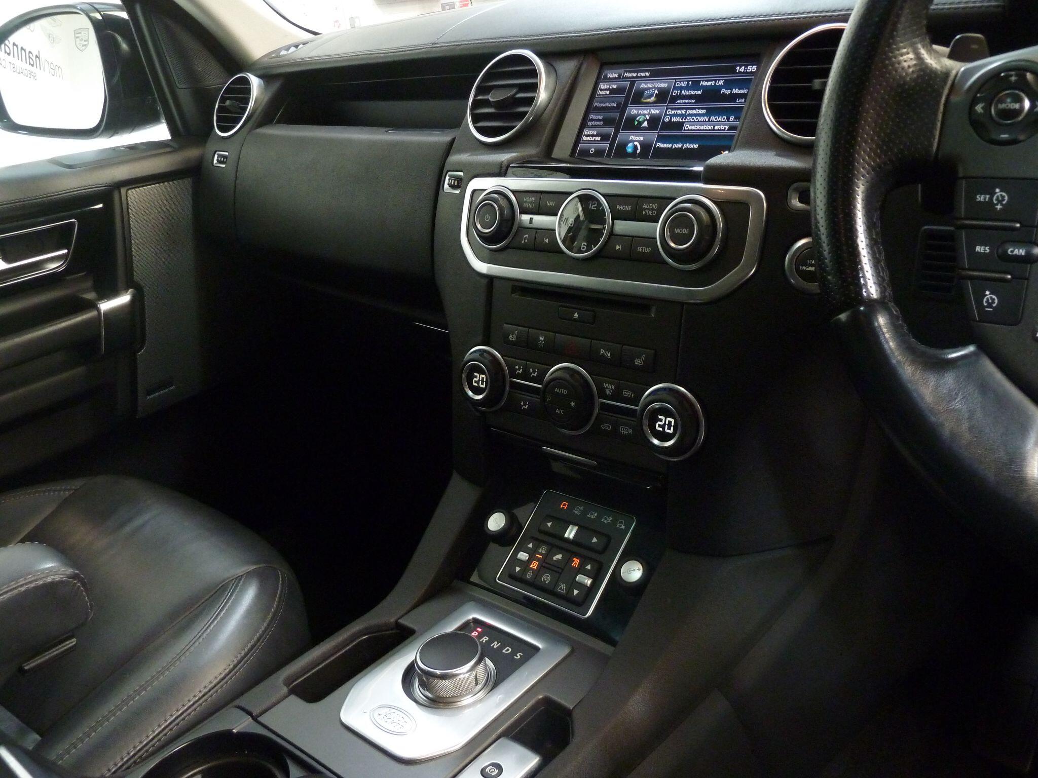 Land Rover Discovery 4 3.0 SD V6 HSE Luxury SUV  Diesel   (255 bhp)<br/><br/>PAN ROOF + BLACK PACK + STEPS