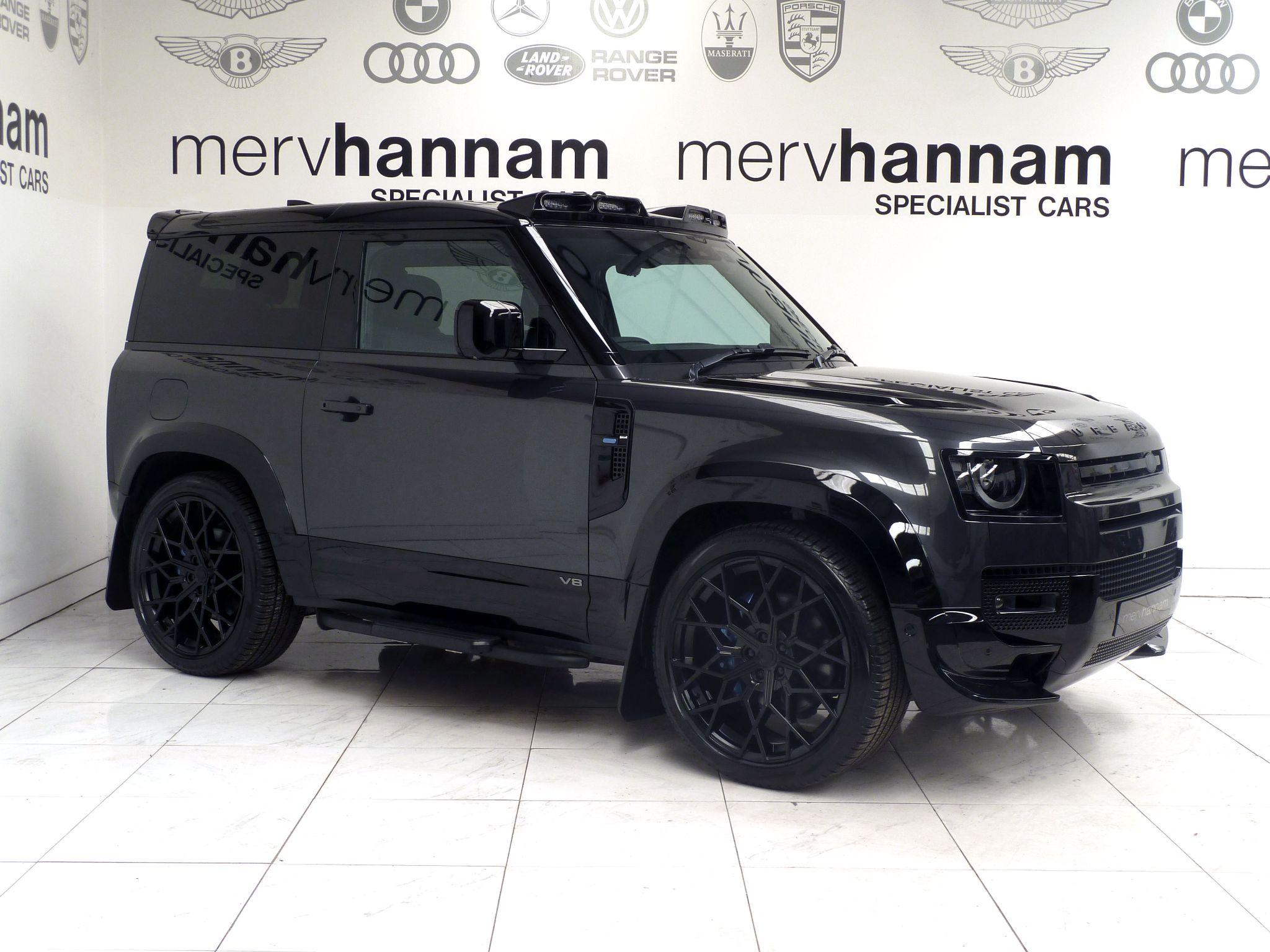 Land Rover Defender 90 5.0 P525 V8   <br/><br/>URBAN + HEAD UP + PAN ROOF