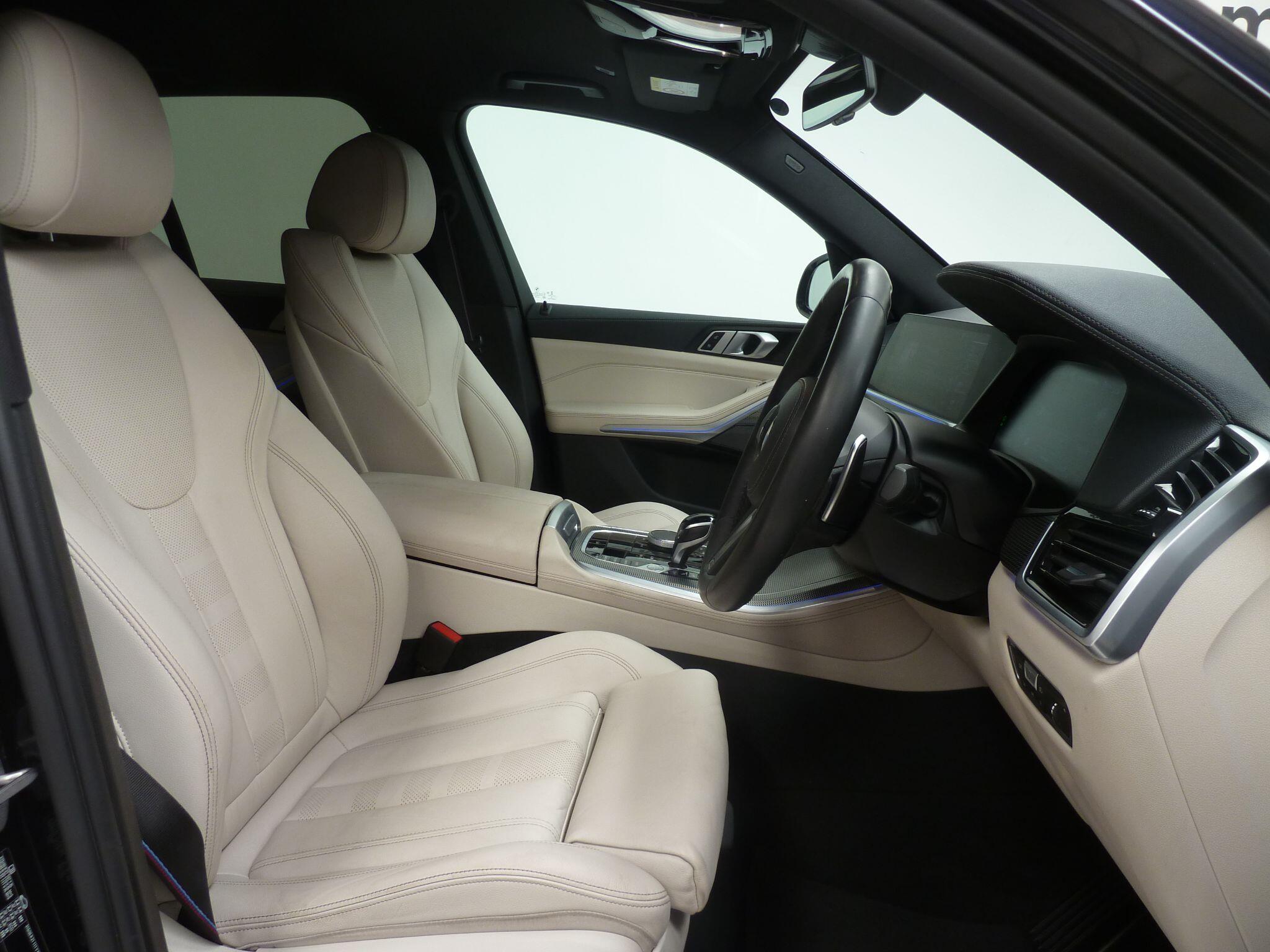 BMW X5 3.0 M50dxDrive   <br/><br/>BMW PERFORMANCE BLACK PACKAGE