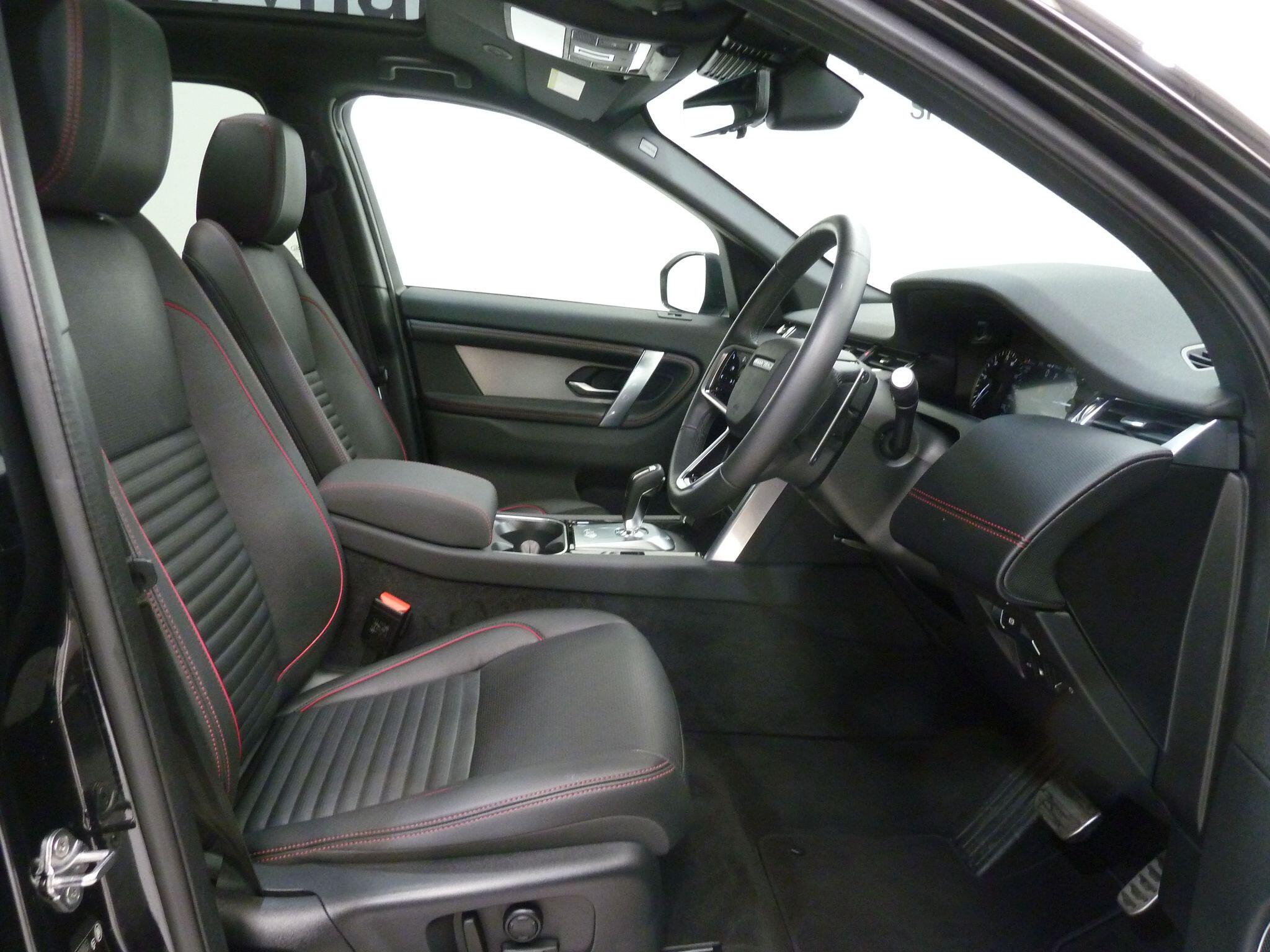 Land Rover Discovery Sport 1.5 P300e 12.2kWh R-Dynamic SE   <br/><br/>PAN ROOF + BLACK PACK