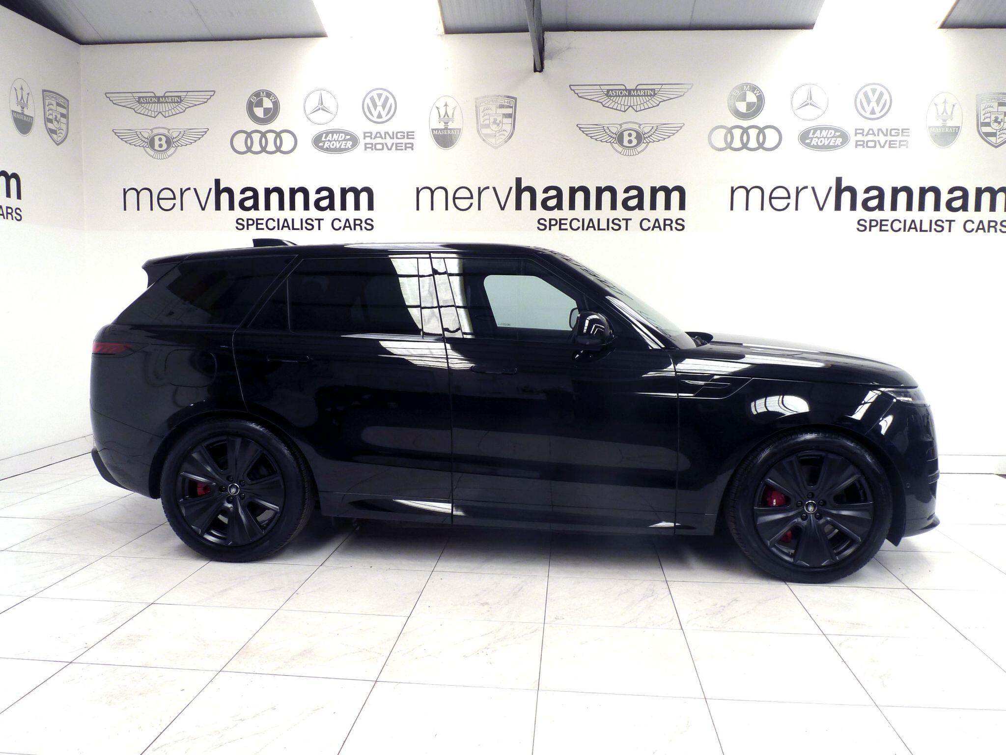Land Rover Range Rover Sport 3.0 P440e 38.2kWh Dynamic SE   <br/><br/>BLACK DESIGN PACK + PAN ROOF