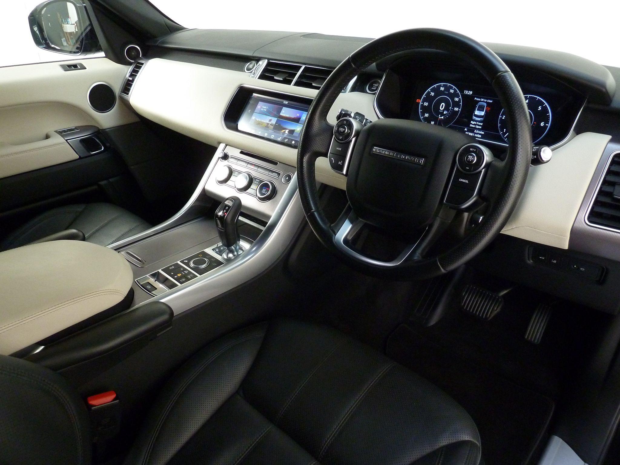 Land Rover Range Rover Sport 3.0 SD V6 HSE   <br/><br/>AUTOBIOGRAPHY DESIGN PACKAGE