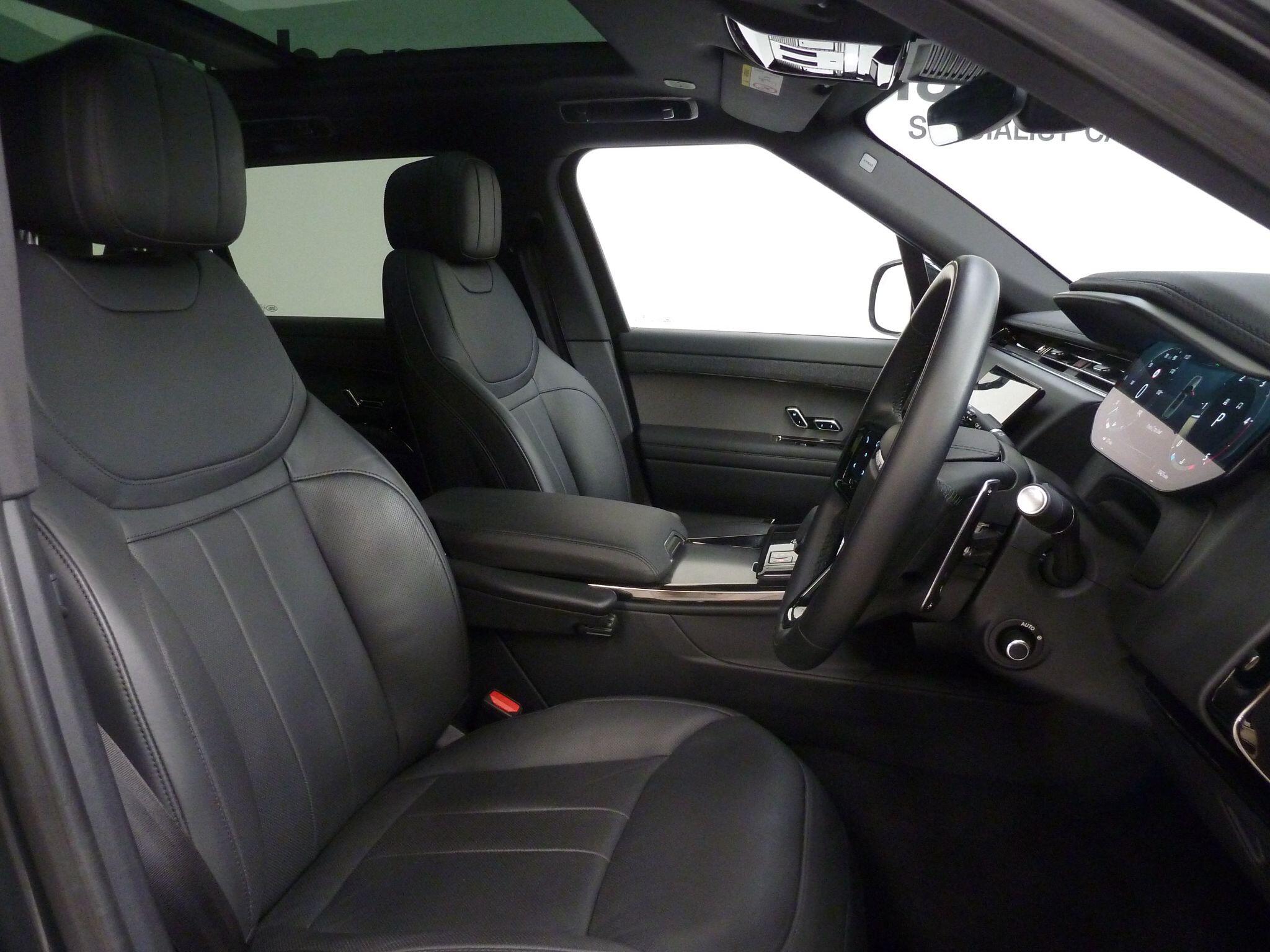 Land Rover Range Rover Sport 3.0   Dynamic SE   <br/><br/>SLIDING PAN ROOF + BLACK PACK
