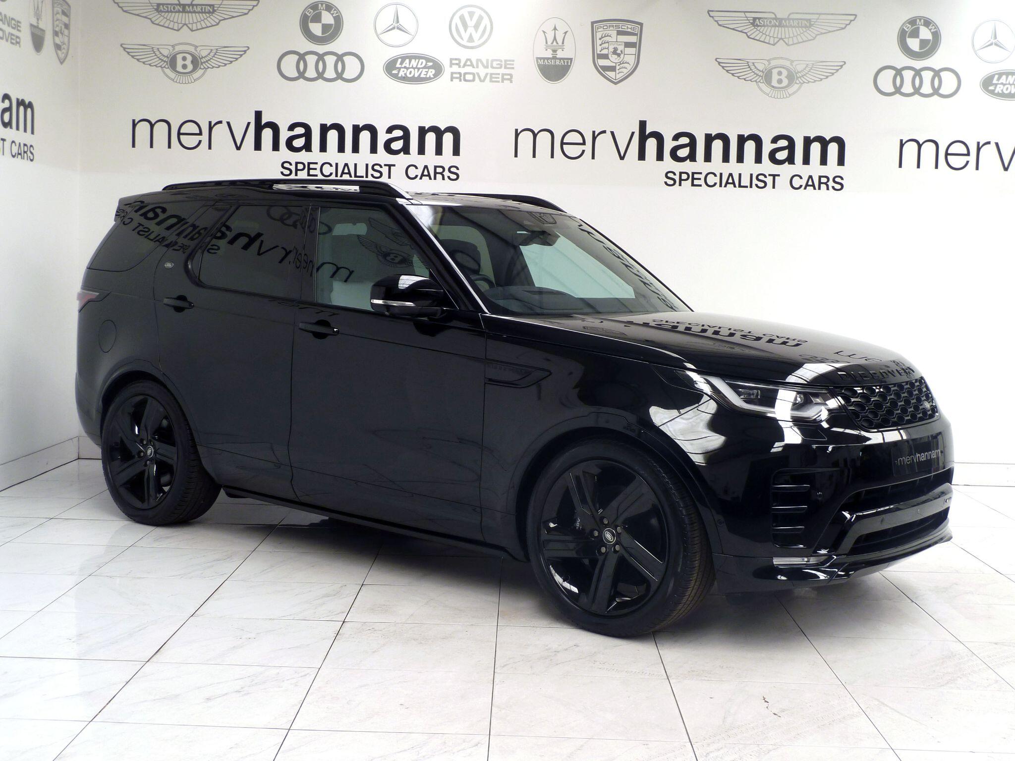 Land Rover Discovery 3.0   Metropolitan Edition   <br/><br/>PAN ROOF + BLACK PACK + STEPS