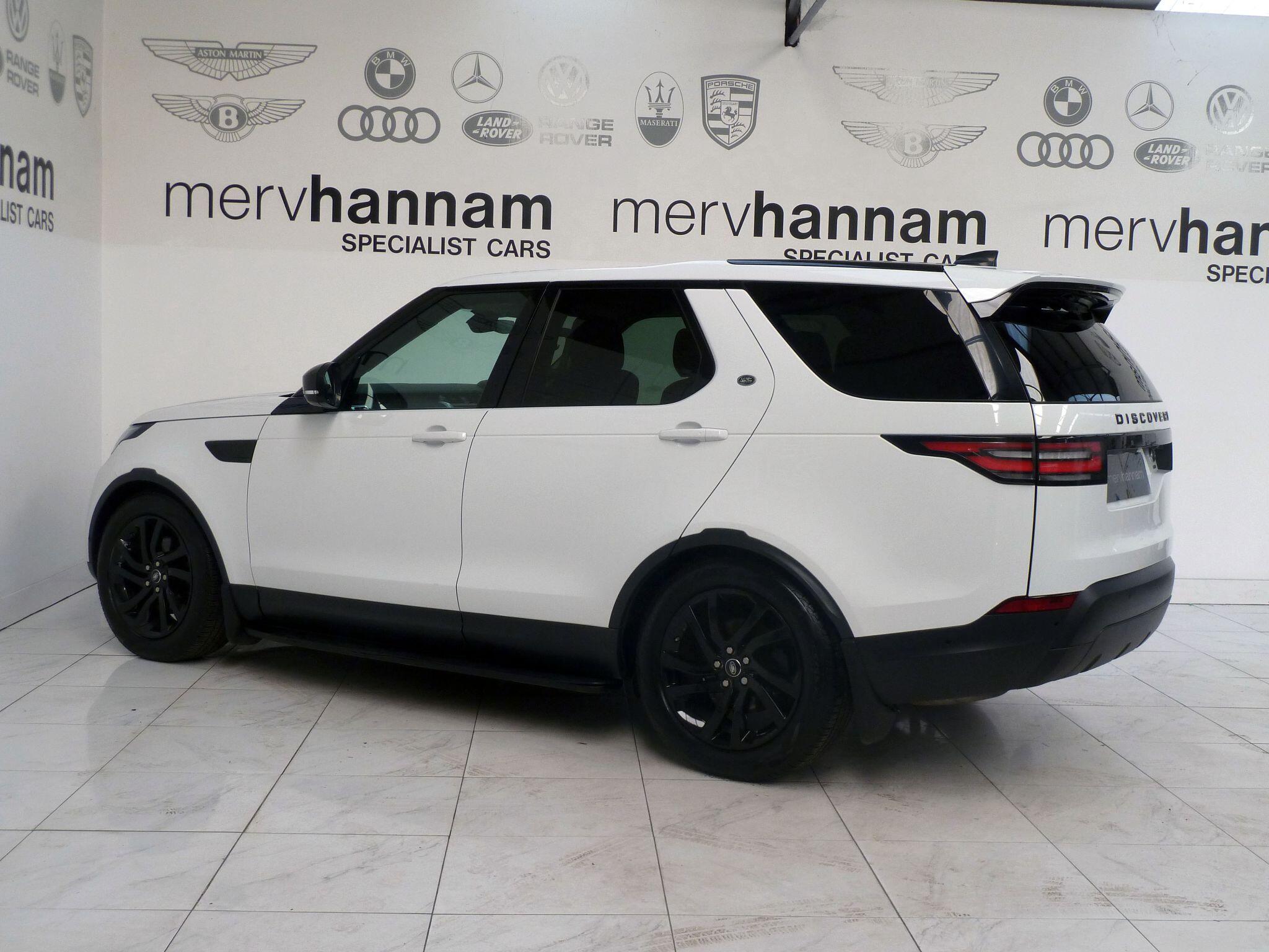 Land Rover Discovery 2.0 Si4 HSE   <br/><br/>PAN ROOF + BLACK PACK + STEPS