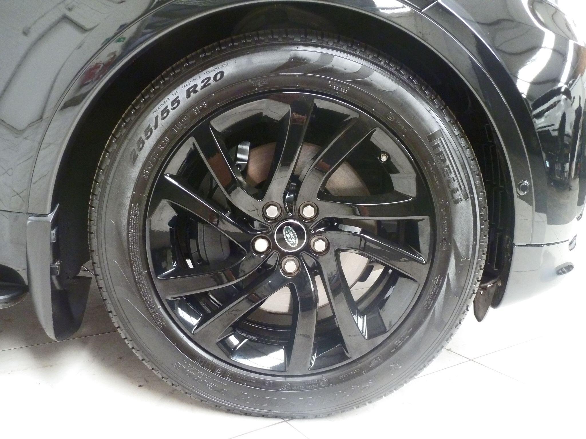 Land Rover Discovery 3.0 SD V6 HSE   <br/><br/>DYNAMIC DESIGN PACK + PAN ROOF
