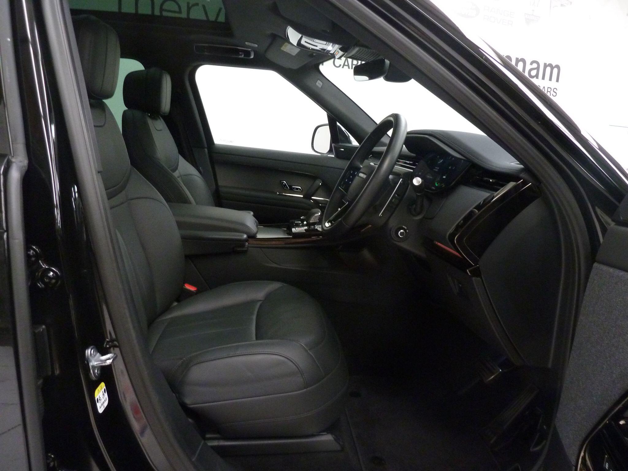Land Rover Range Rover Sport 3.0 P440e 38.2kWh Dynamic SE   <br/><br/>BLACK DESIGN PACK + PAN ROOF