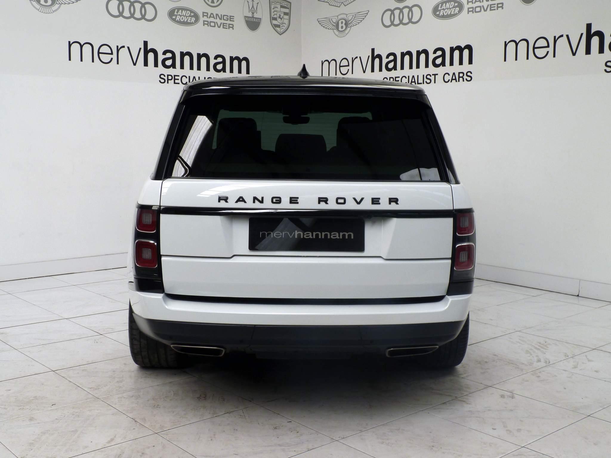 Land Rover Range Rover 3.0 SD V6 Vogue   <br/><br/>BLACK PACK + 10″ REAR SCREENS