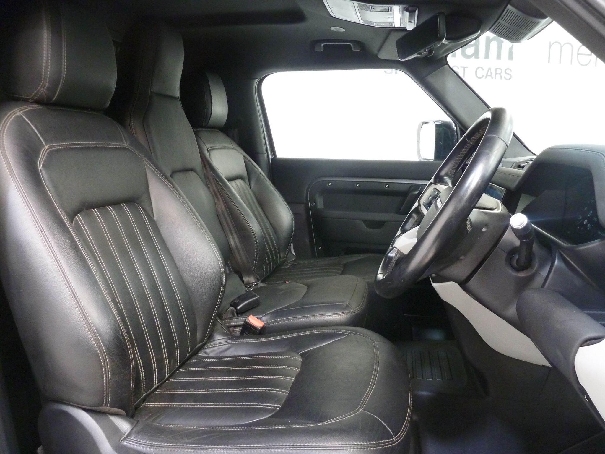 Land Rover Defender 90 3.0 D200  Hard Top SUV SWB   <br/><br/>OVERLAND EDITION 37990 +VAT