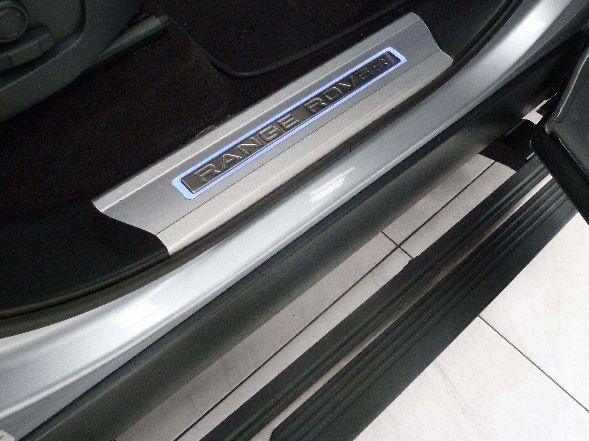 Land Rover Range Rover Sport 3.0 P400  HST SUV  Petrol   (400 ps)<br/><br/>CARBON PACK + PAN ROOF + STEPS